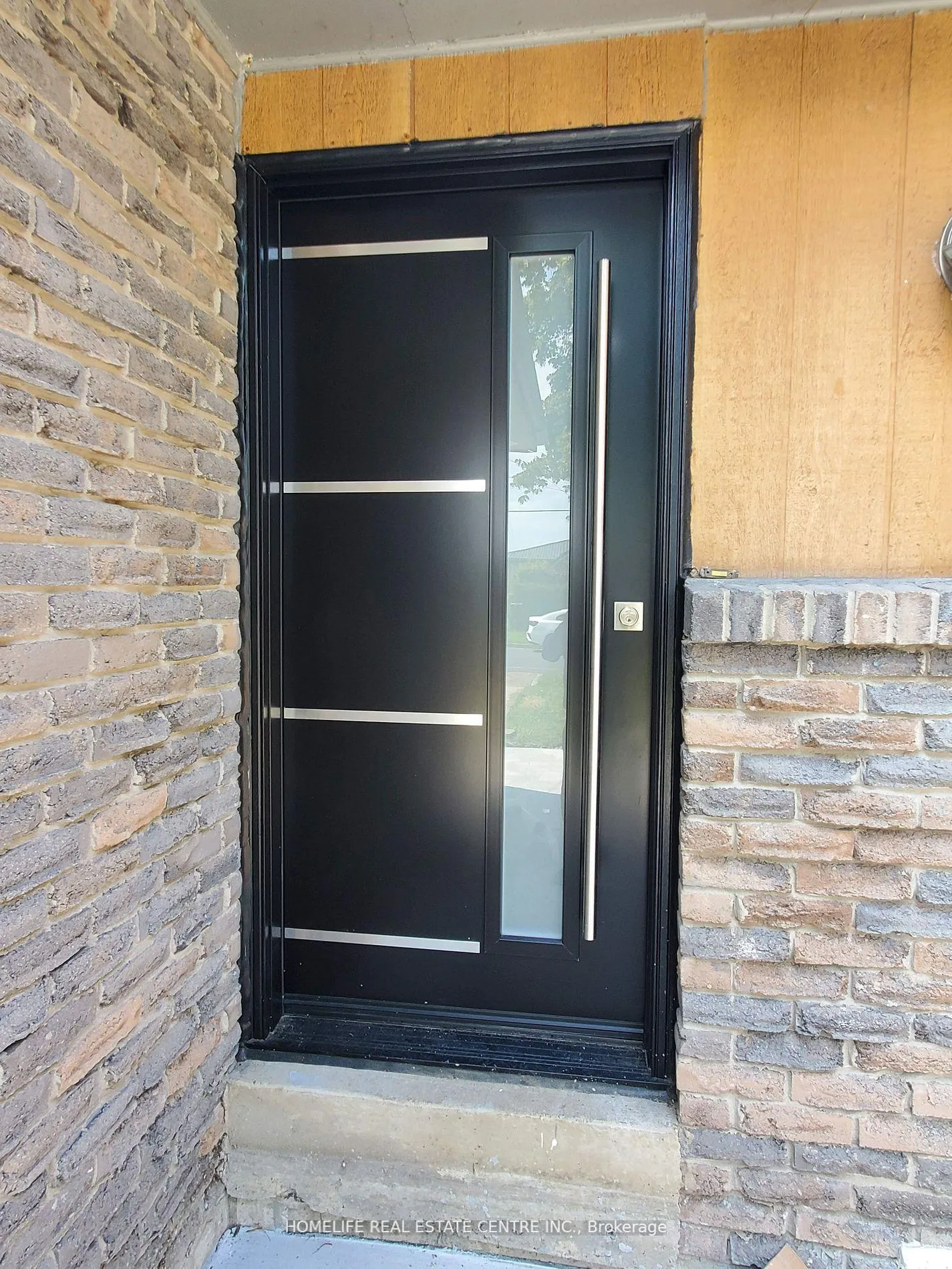 Front of 588 Stone Street