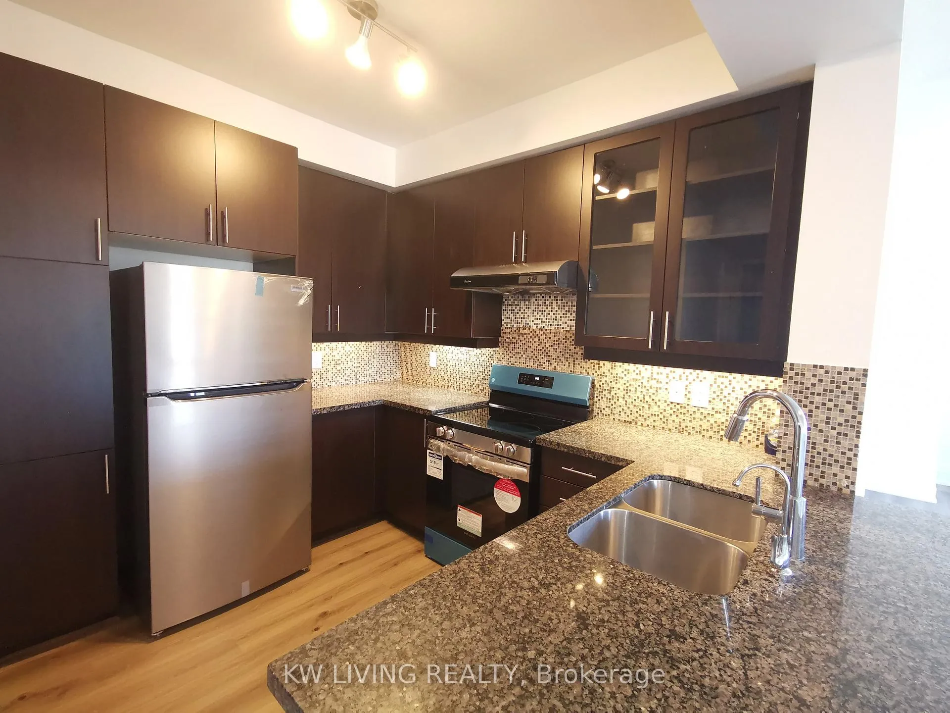 Photo 4 of Unit 907, 151 Upper Duke Crescent, Markham, Unionville — HOMEH