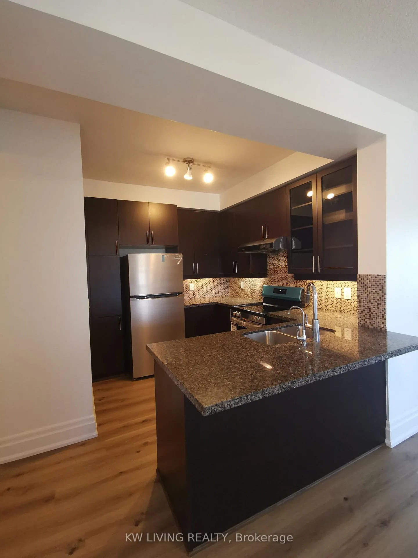 Photo 5 of Unit 907, 151 Upper Duke Crescent, Markham, Unionville — HOMEH