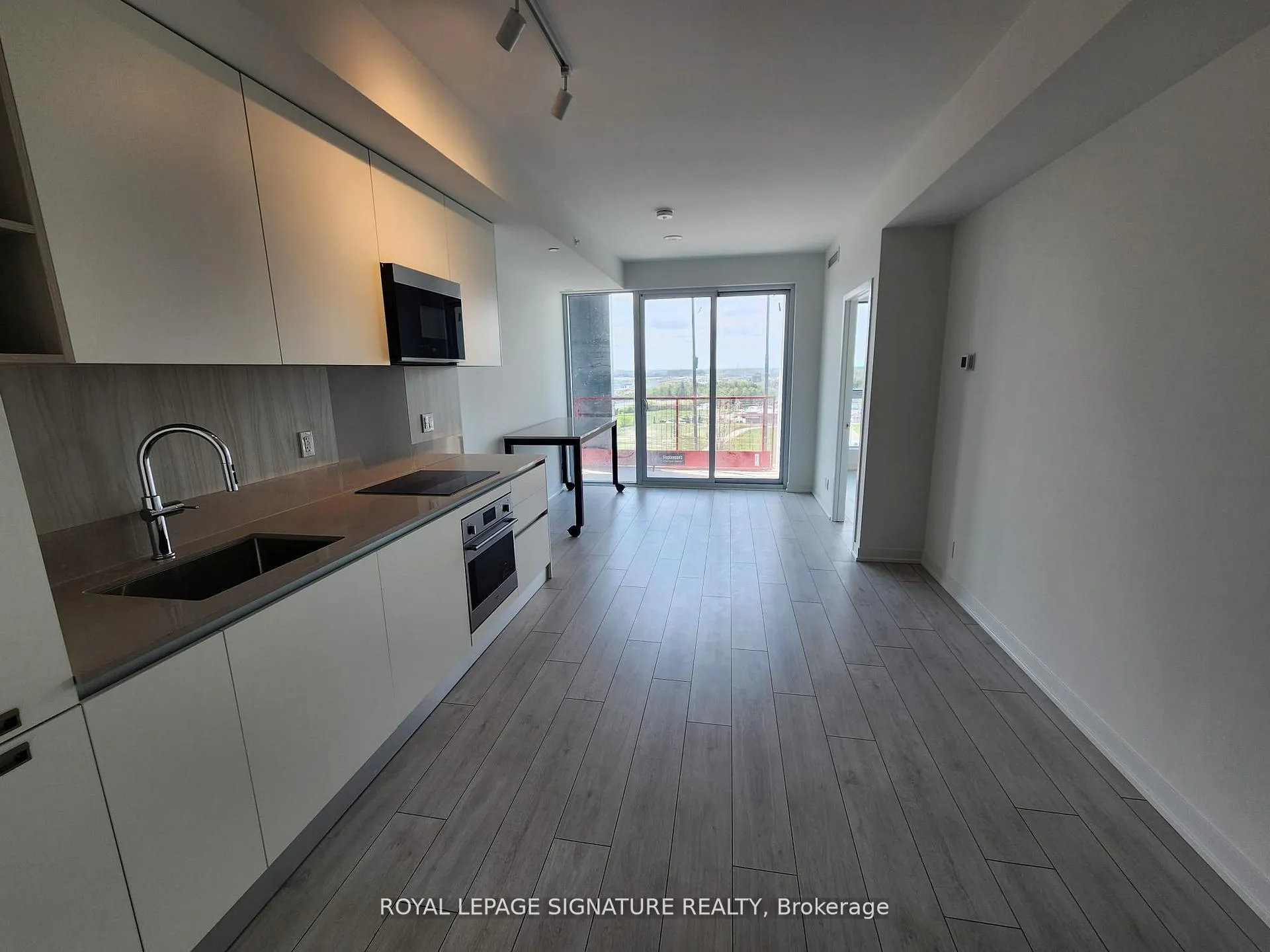 Photo 3 of Unit 1301, 39 Mary Street, Barrie, City Centre — HOMEH