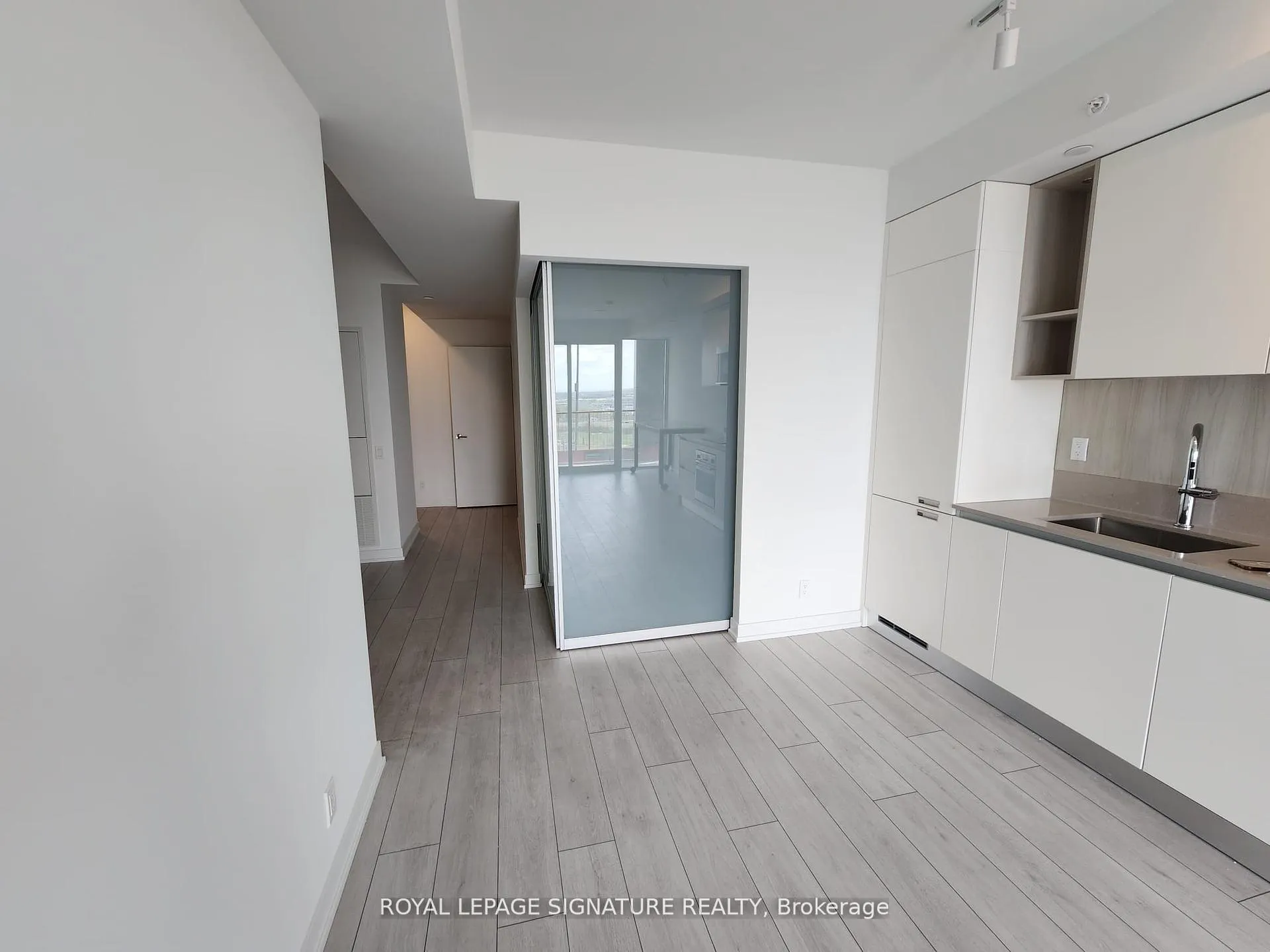 Photo 5 of Unit 1301, 39 Mary Street, Barrie, City Centre — HOMEH