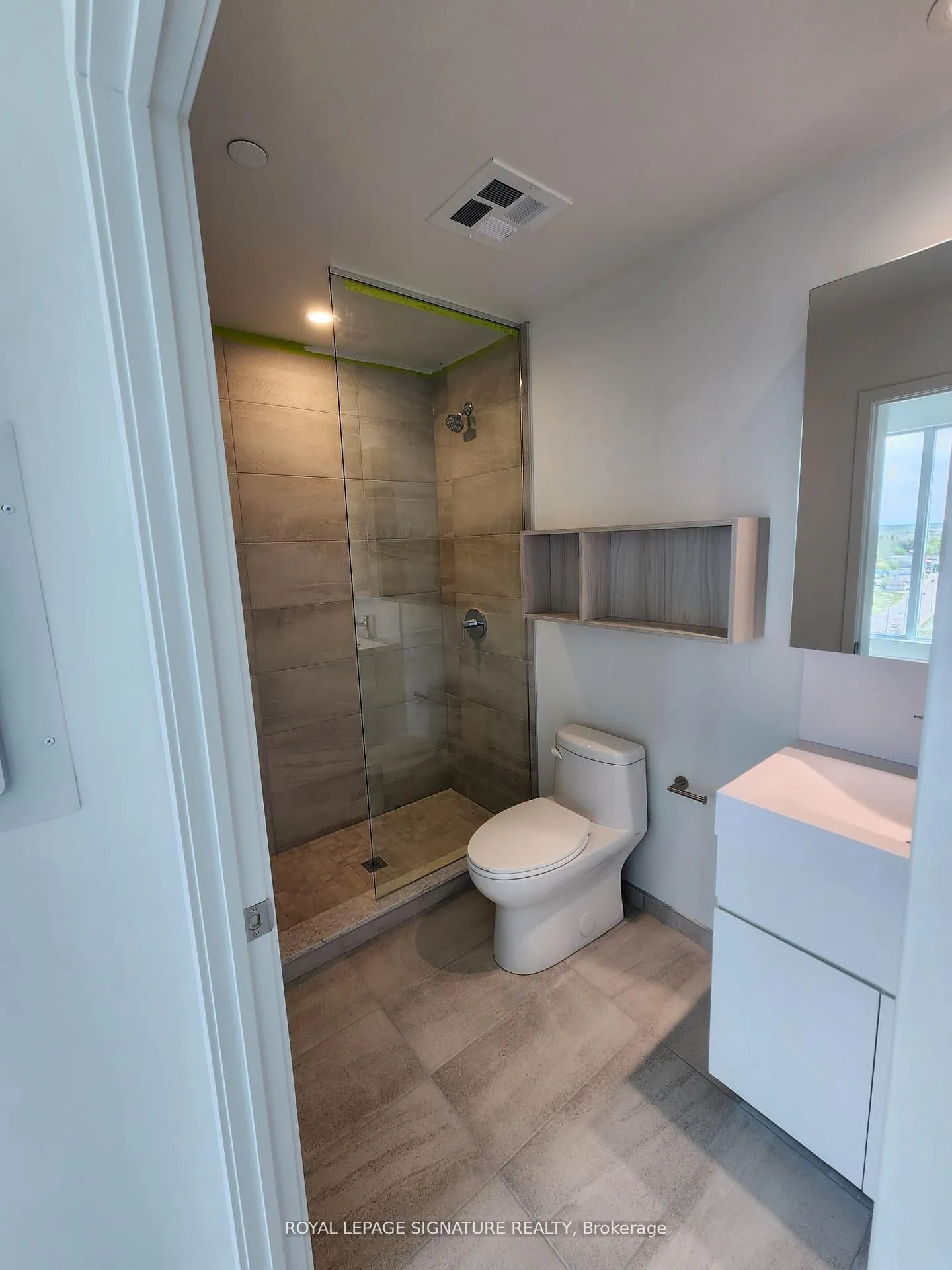 Photo 9 of Unit 1301, 39 Mary Street, Barrie, City Centre — HOMEH