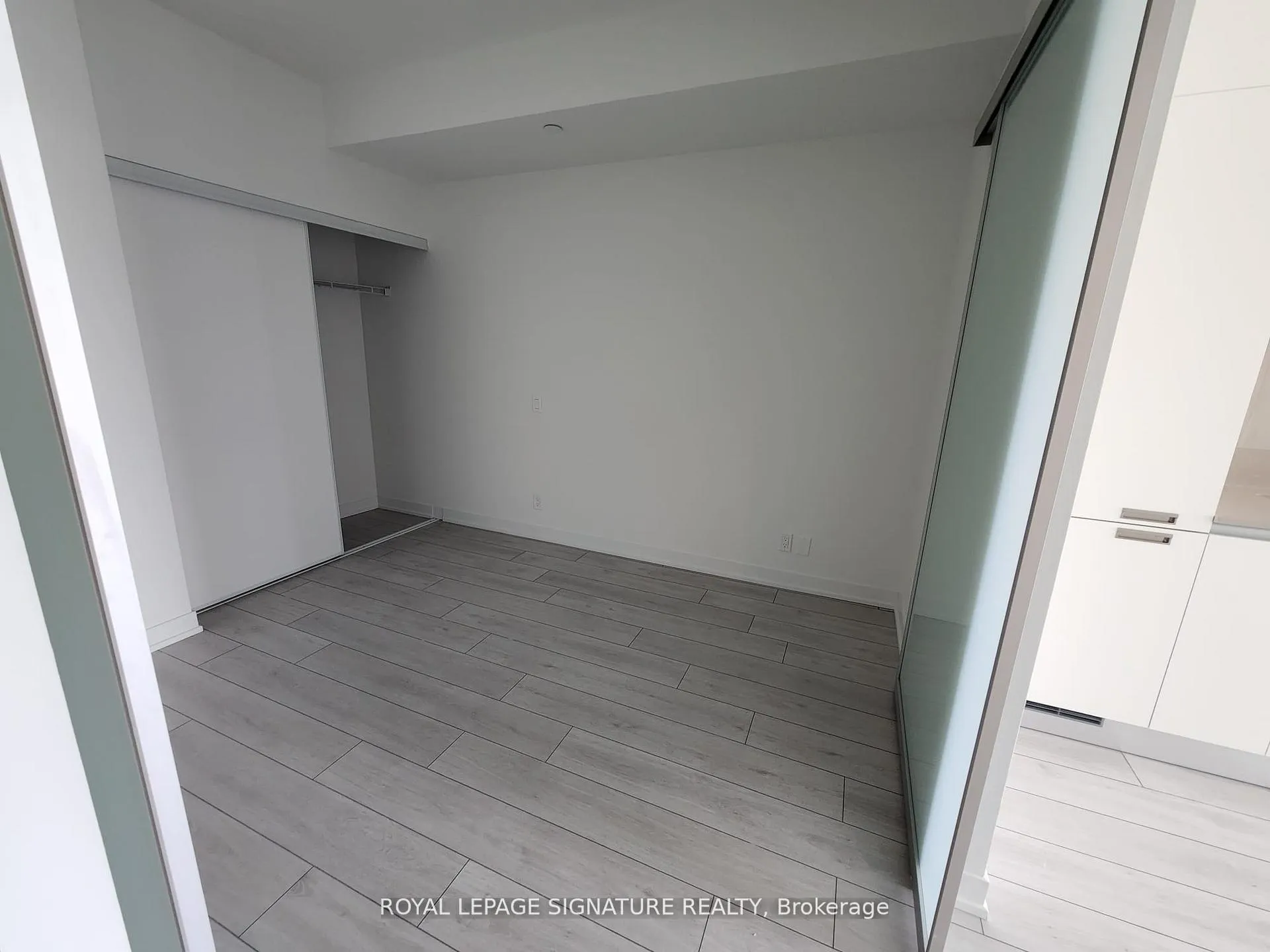 Photo 10 of Unit 1301, 39 Mary Street, Barrie, City Centre — HOMEH