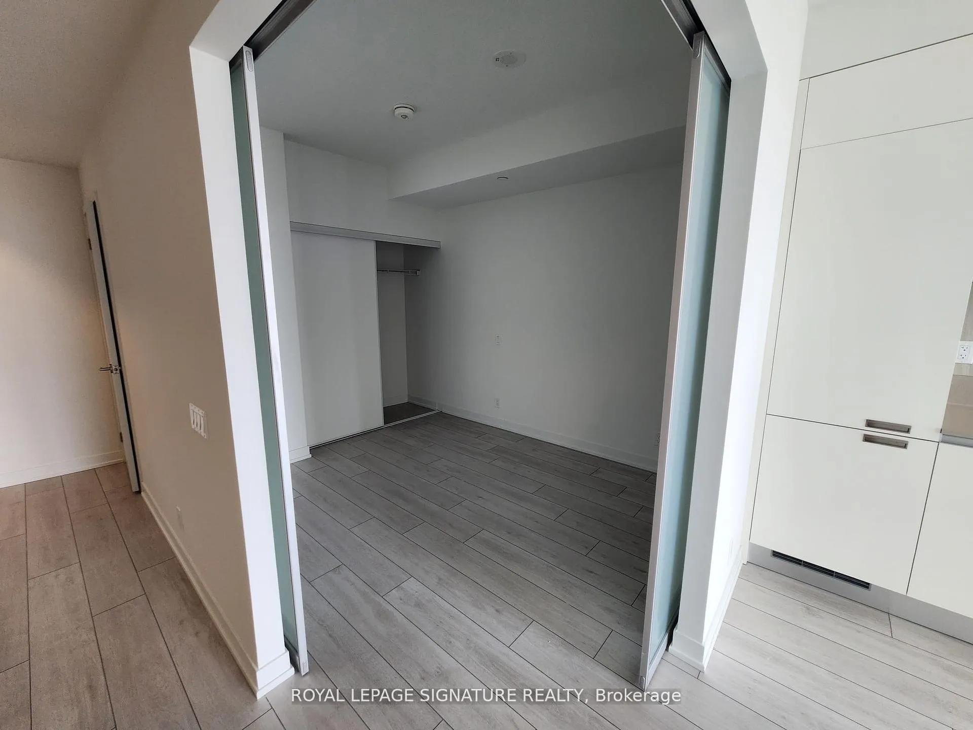 Photo 11 of Unit 1301, 39 Mary Street, Barrie, City Centre — HOMEH