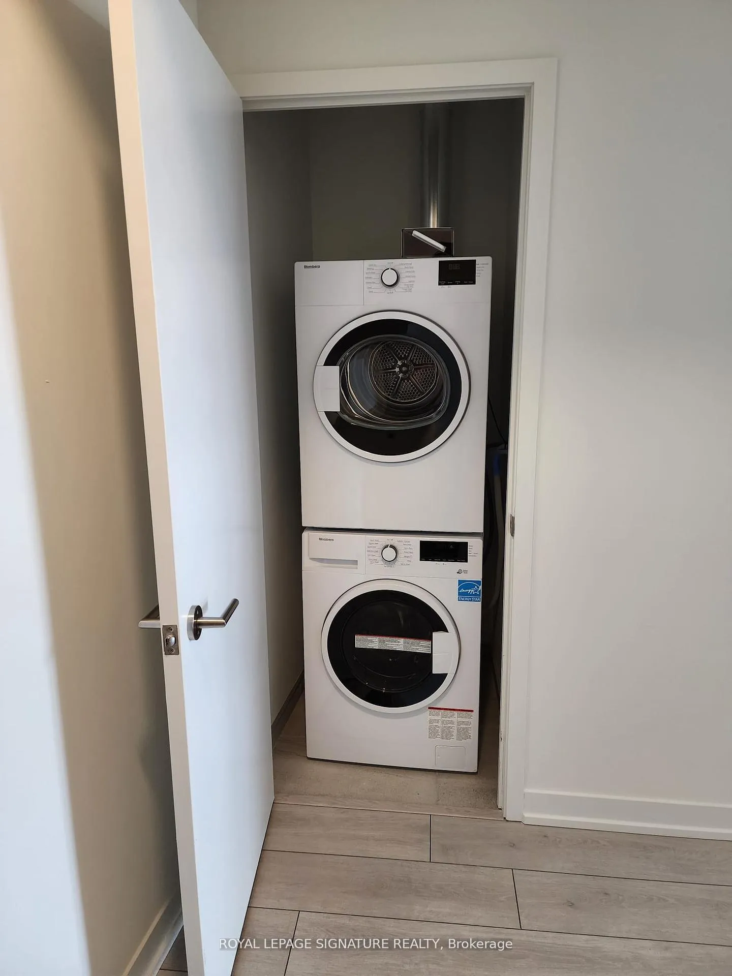 Photo 15 of Unit 1301, 39 Mary Street, Barrie, City Centre — HOMEH