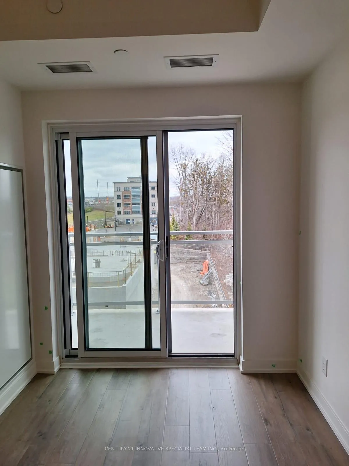 Photo 5 of Unit 204, 56 Lakeside Terrace, Barrie, Little Lake — HOMEH