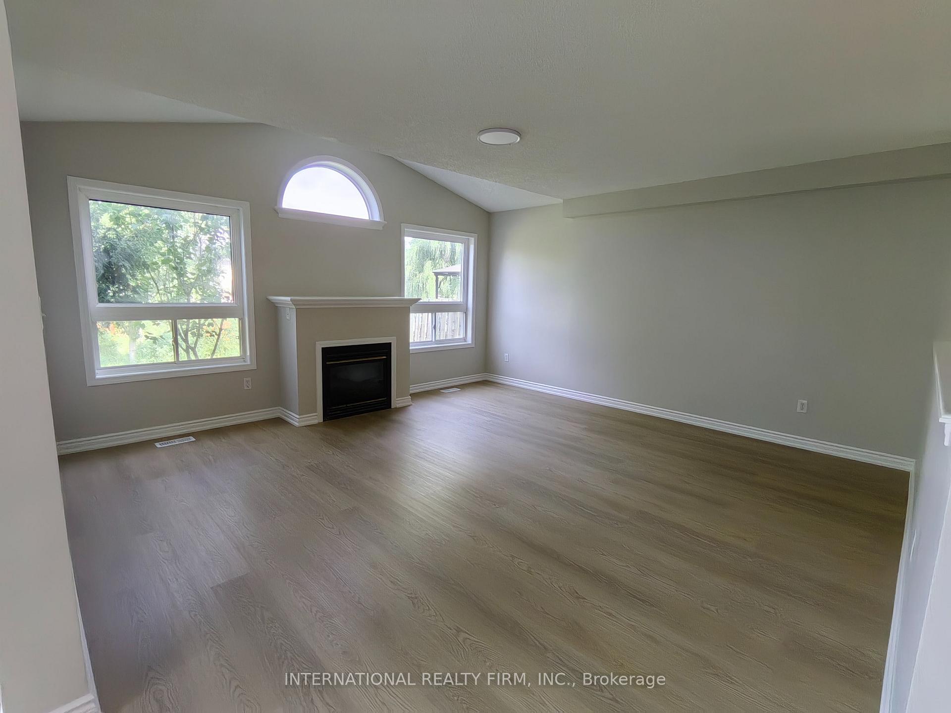 Photo 8 of Unit Main & 2nd, 14 Mann Street, Clarington, Bowmanville — HOMEH