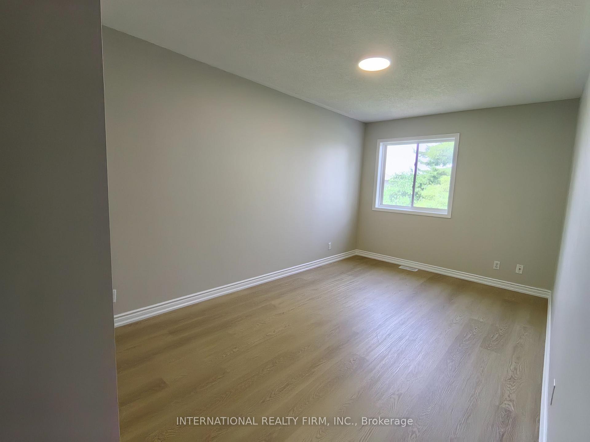 Photo 14 of Unit Main & 2nd, 14 Mann Street, Clarington, Bowmanville — HOMEH