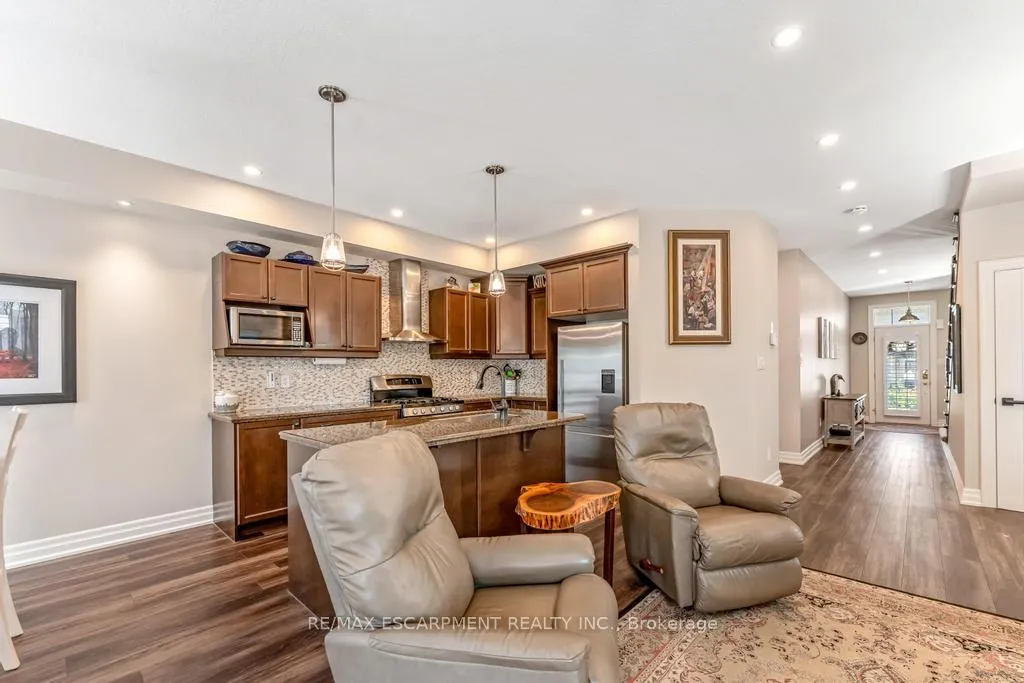 Photo 7 of 21 Forest Valley Crescent, Hamilton, Dundas — HOMEH