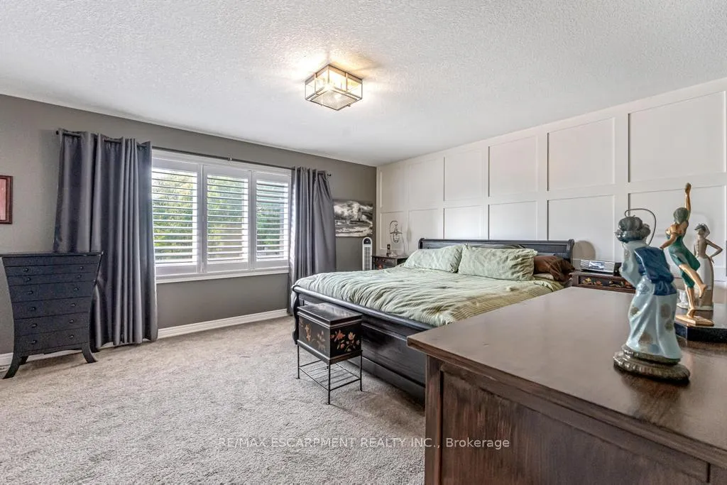Photo 13 of 21 Forest Valley Crescent, Hamilton, Dundas — HOMEH