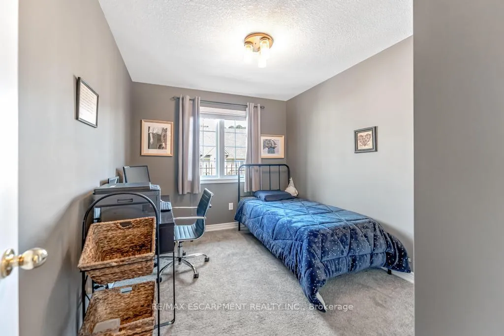 Photo 22 of 21 Forest Valley Crescent, Hamilton, Dundas — HOMEH
