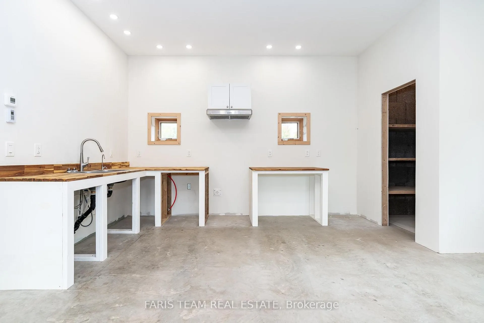 Photo 5 of 2576 Champlain Road, Tiny, Rural Tiny — HOMEH