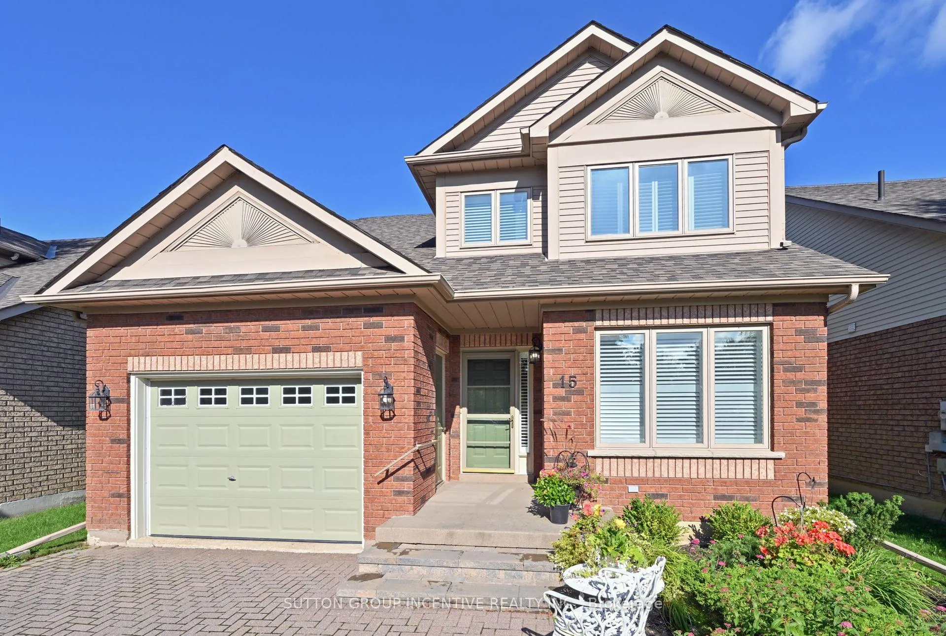 Photo 1 of 15 Sunset Boulevard, New Tecumseth, Alliston — HOMEH