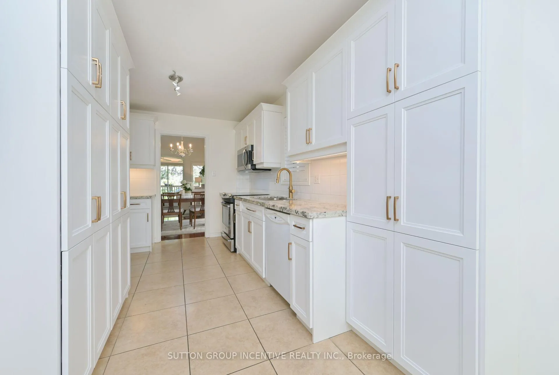 Photo 6 of 15 Sunset Boulevard, New Tecumseth, Alliston — HOMEH