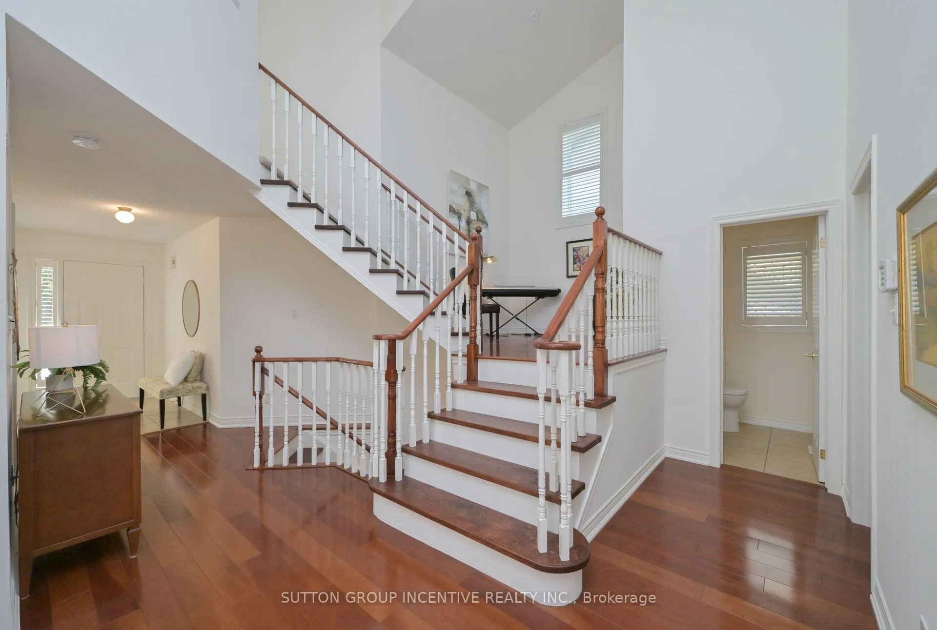 Photo 12 of 15 Sunset Boulevard, New Tecumseth, Alliston — HOMEH