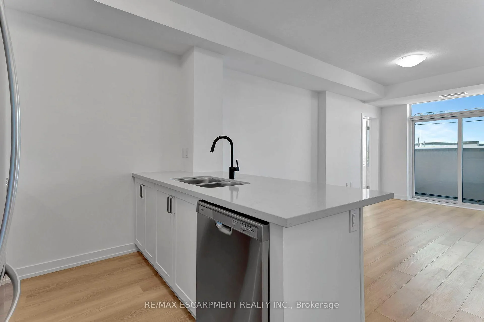 Photo 10 of Unit 431, 10 Mallard Trail, Hamilton, Waterdown — HOMEH