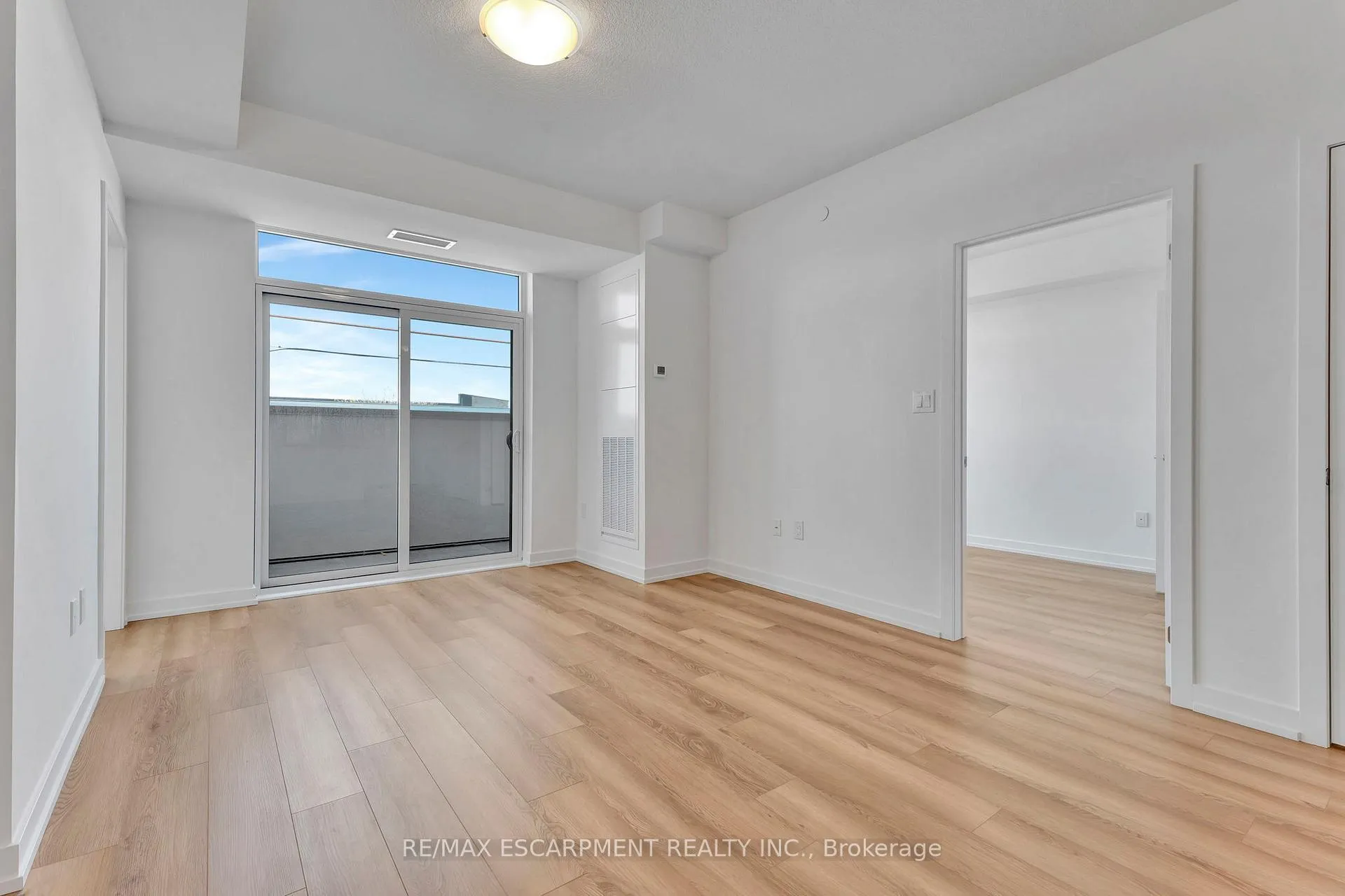 Photo 15 of Unit 431, 10 Mallard Trail, Hamilton, Waterdown — HOMEH