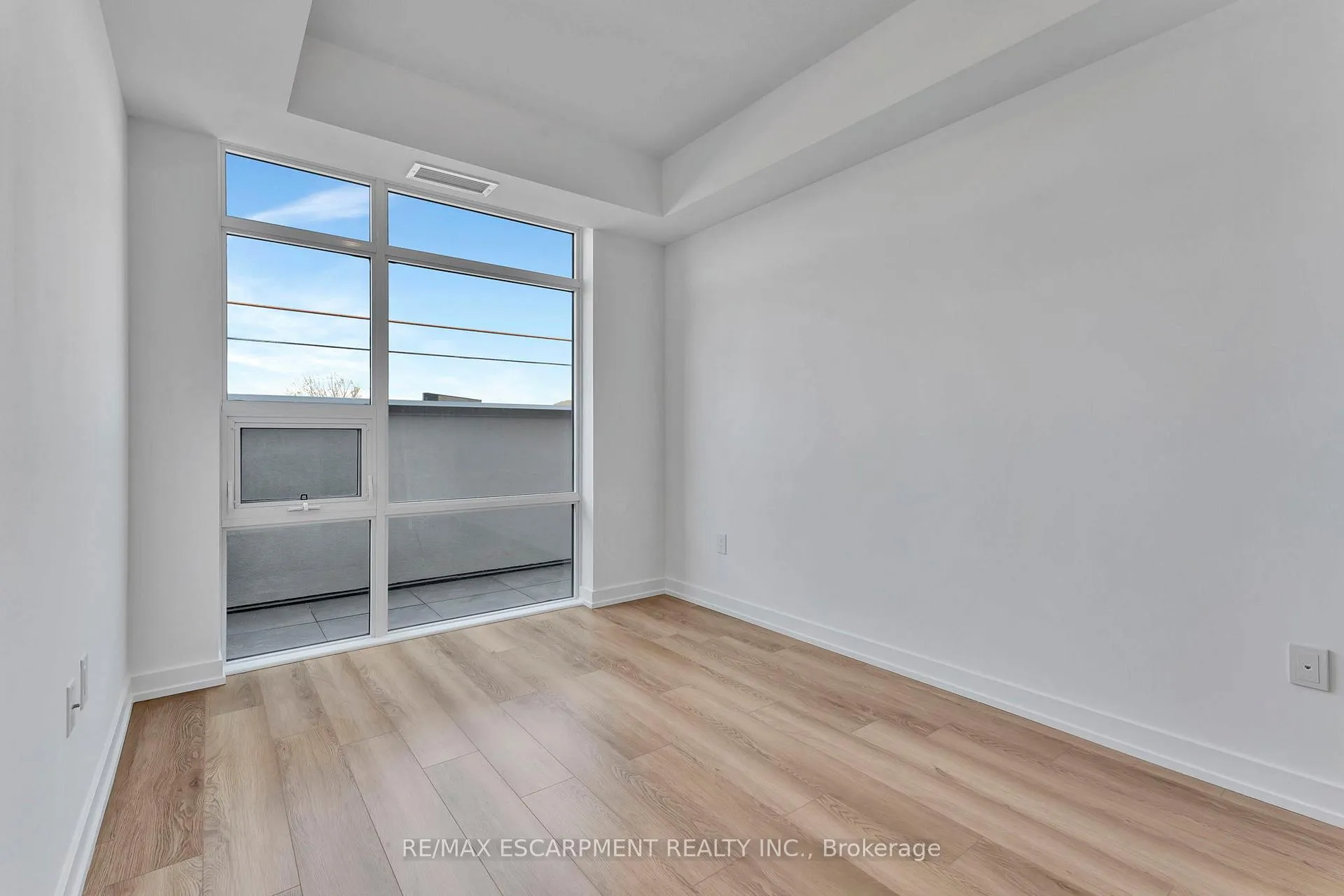Photo 16 of Unit 431, 10 Mallard Trail, Hamilton, Waterdown — HOMEH