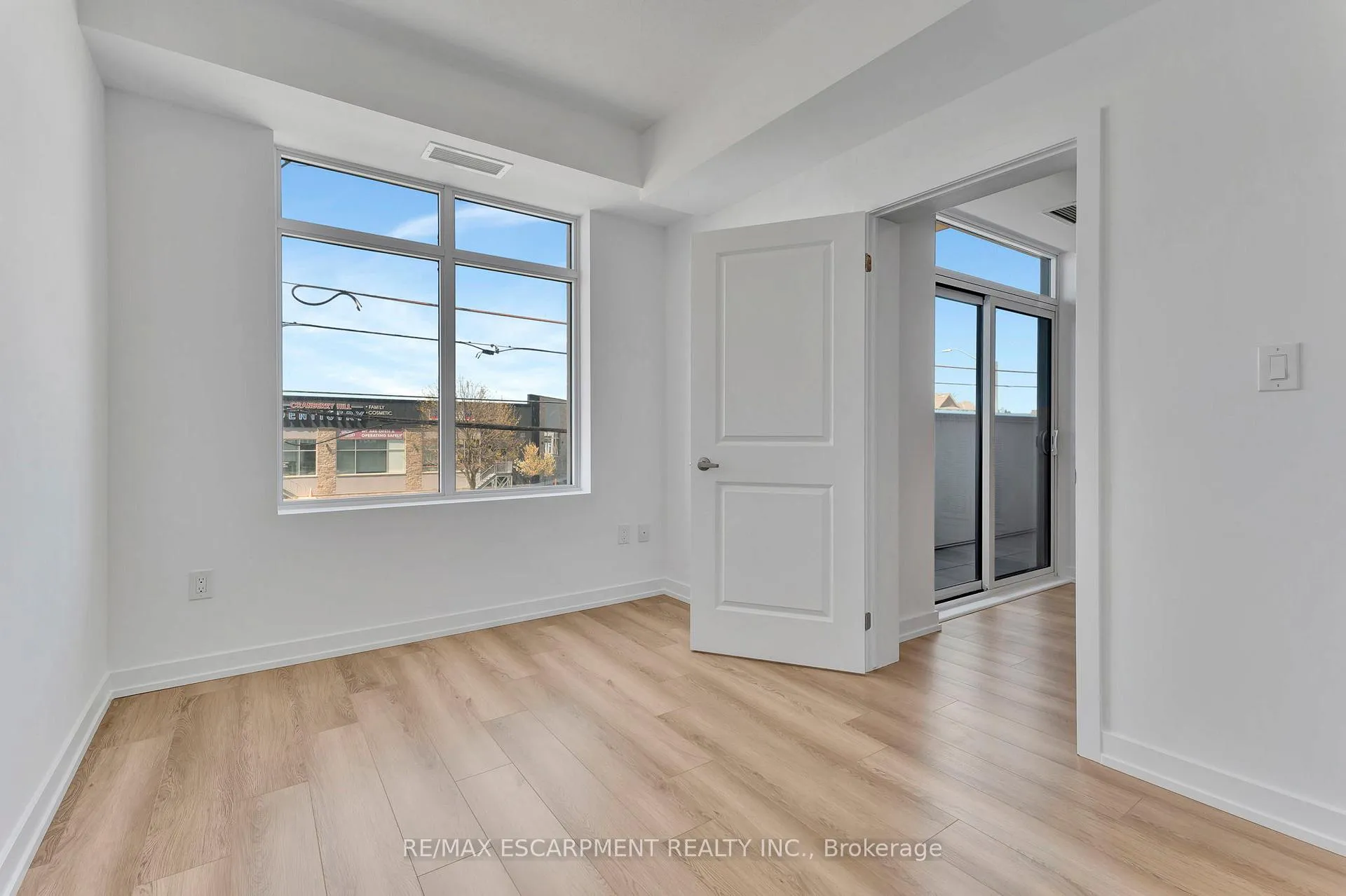 Photo 18 of Unit 431, 10 Mallard Trail, Hamilton, Waterdown — HOMEH