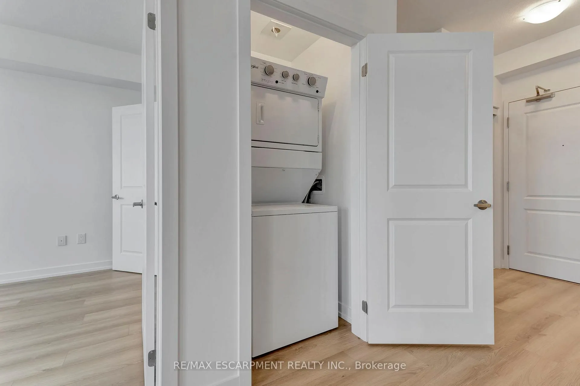 Photo 19 of Unit 431, 10 Mallard Trail, Hamilton, Waterdown — HOMEH