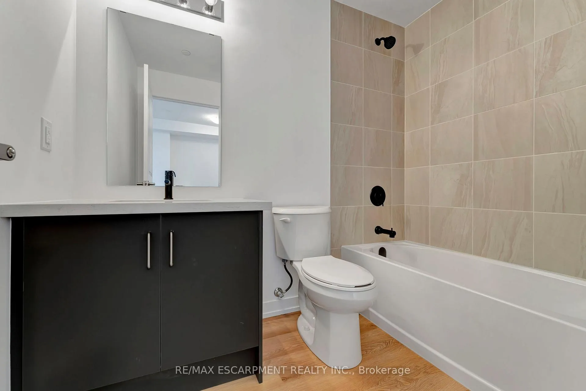 Photo 20 of Unit 431, 10 Mallard Trail, Hamilton, Waterdown — HOMEH