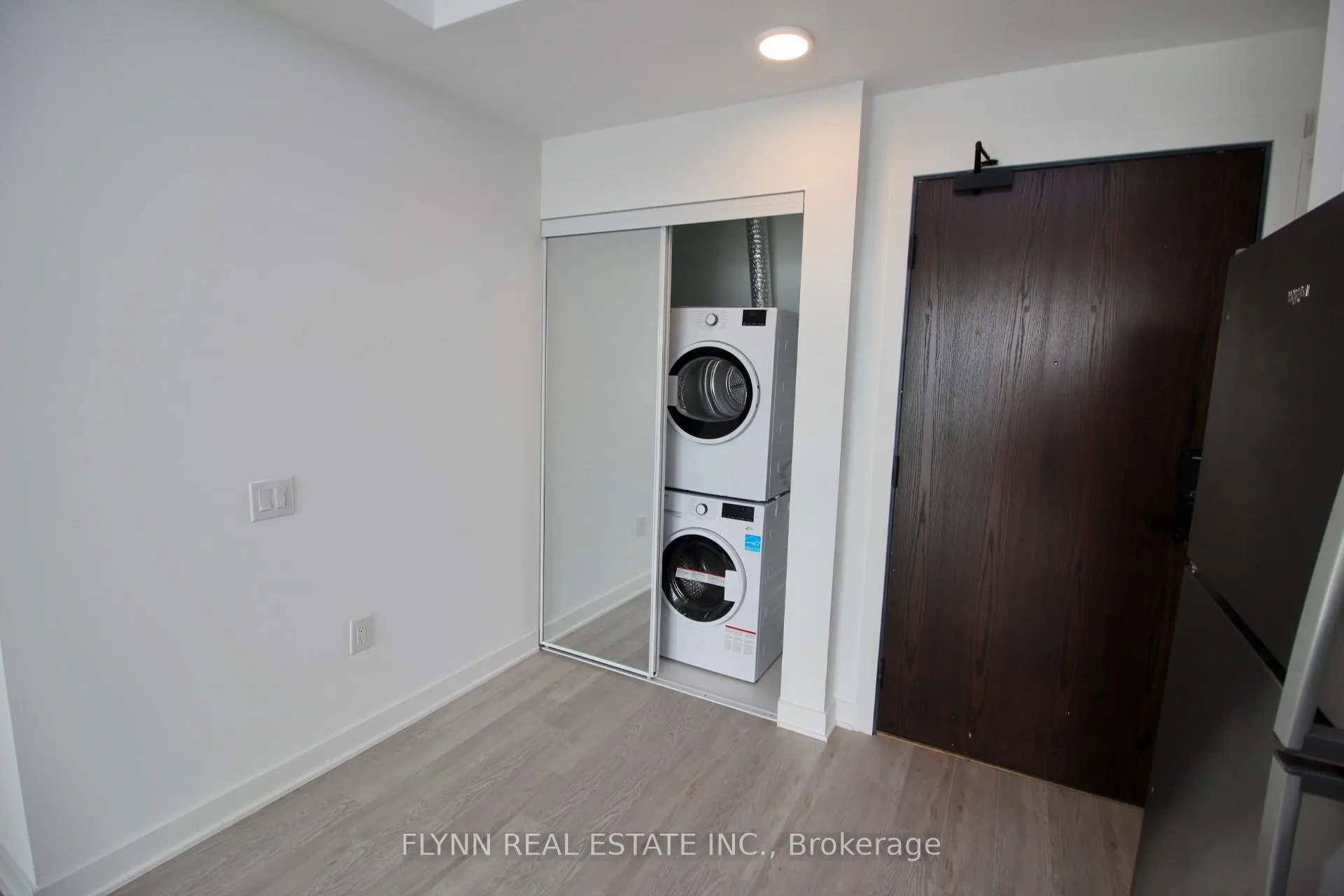 Photo 4 of Unit 1518, 2782 Barton Street E, Hamilton, Riverdale — HOMEH