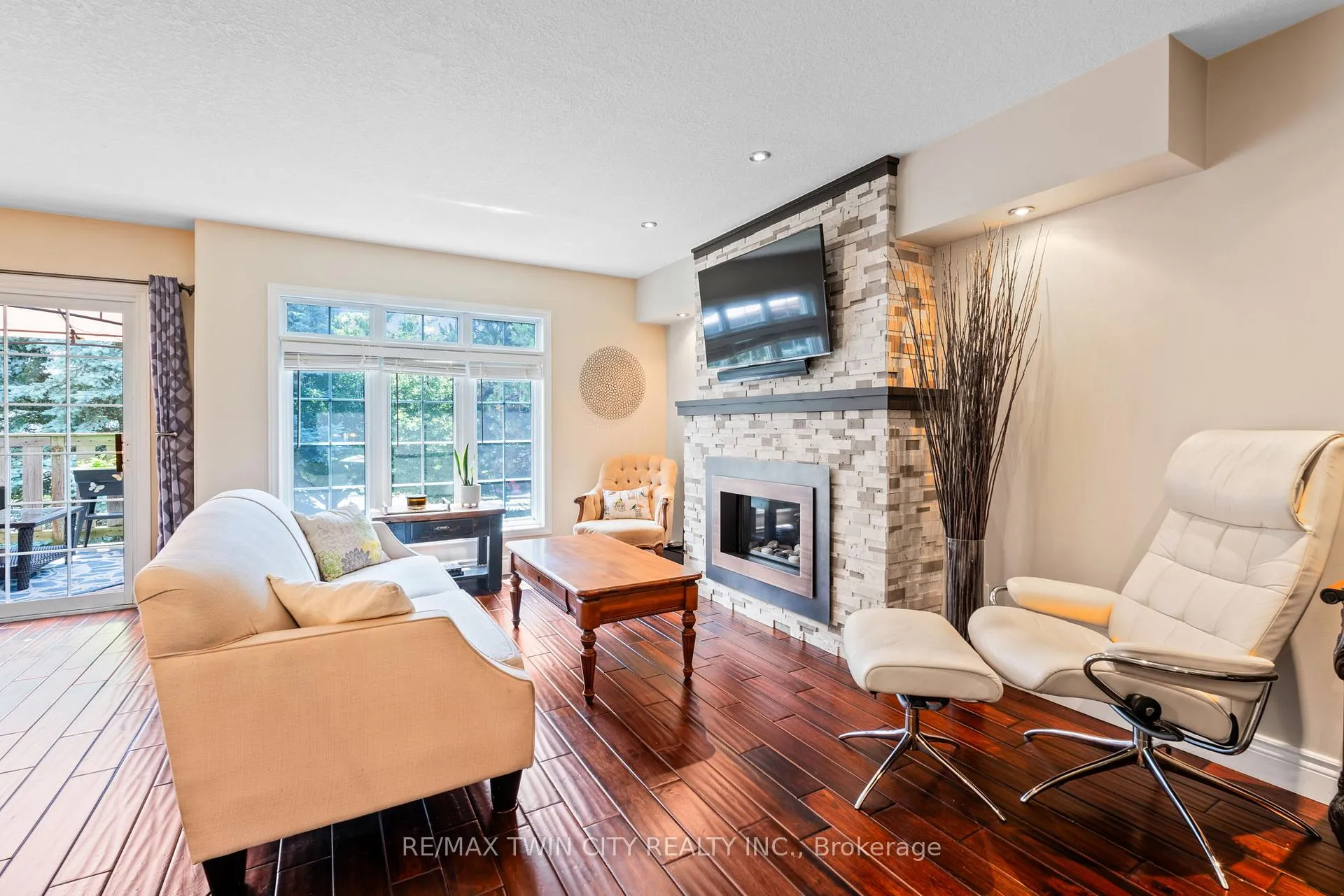 Photo 8 of Unit 33, 460 Woolwich Street, Waterloo — HOMEH