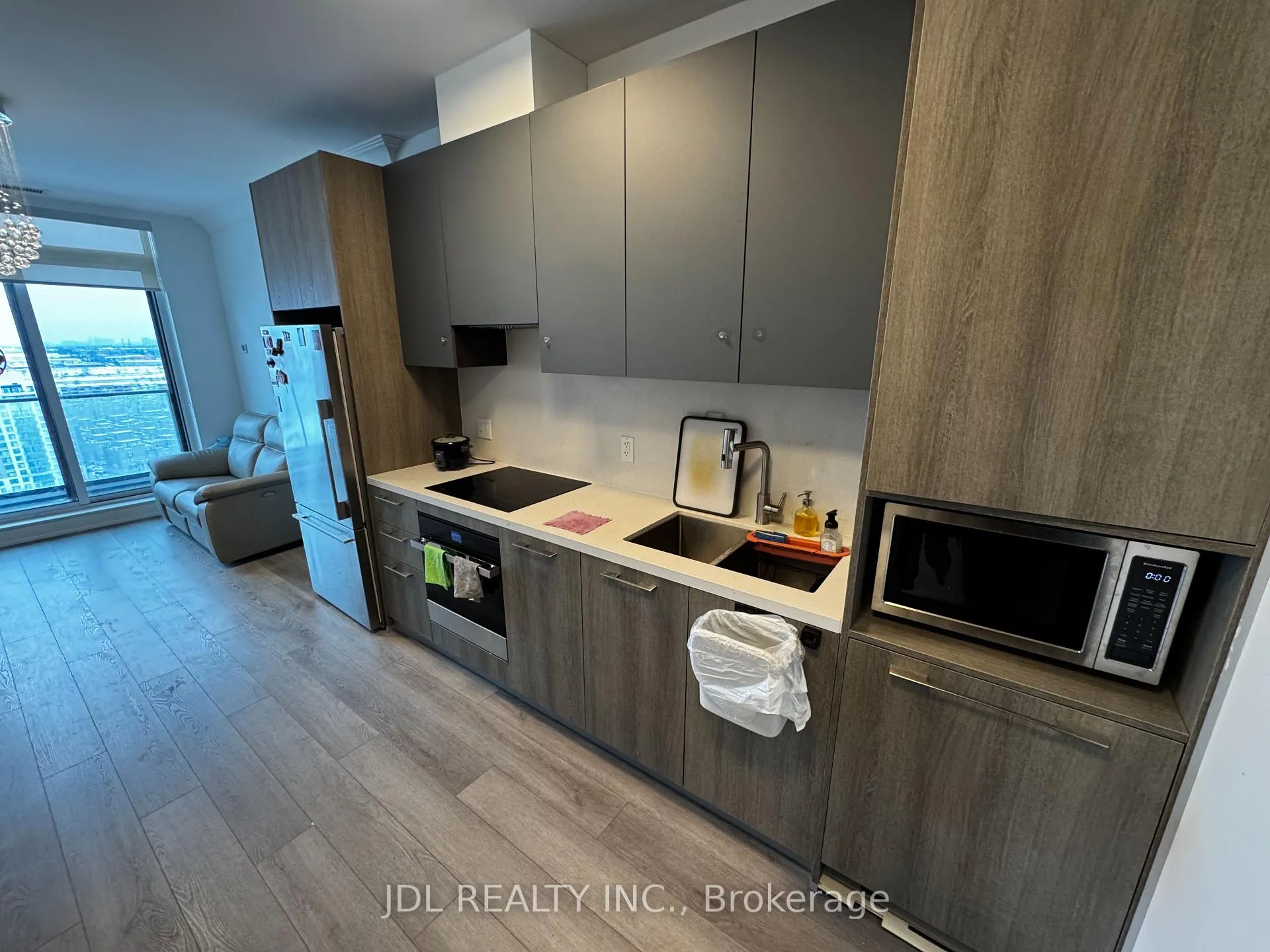 Photo 3 of 8 Water Walk Drive, Markham, Unionville — HOMEH