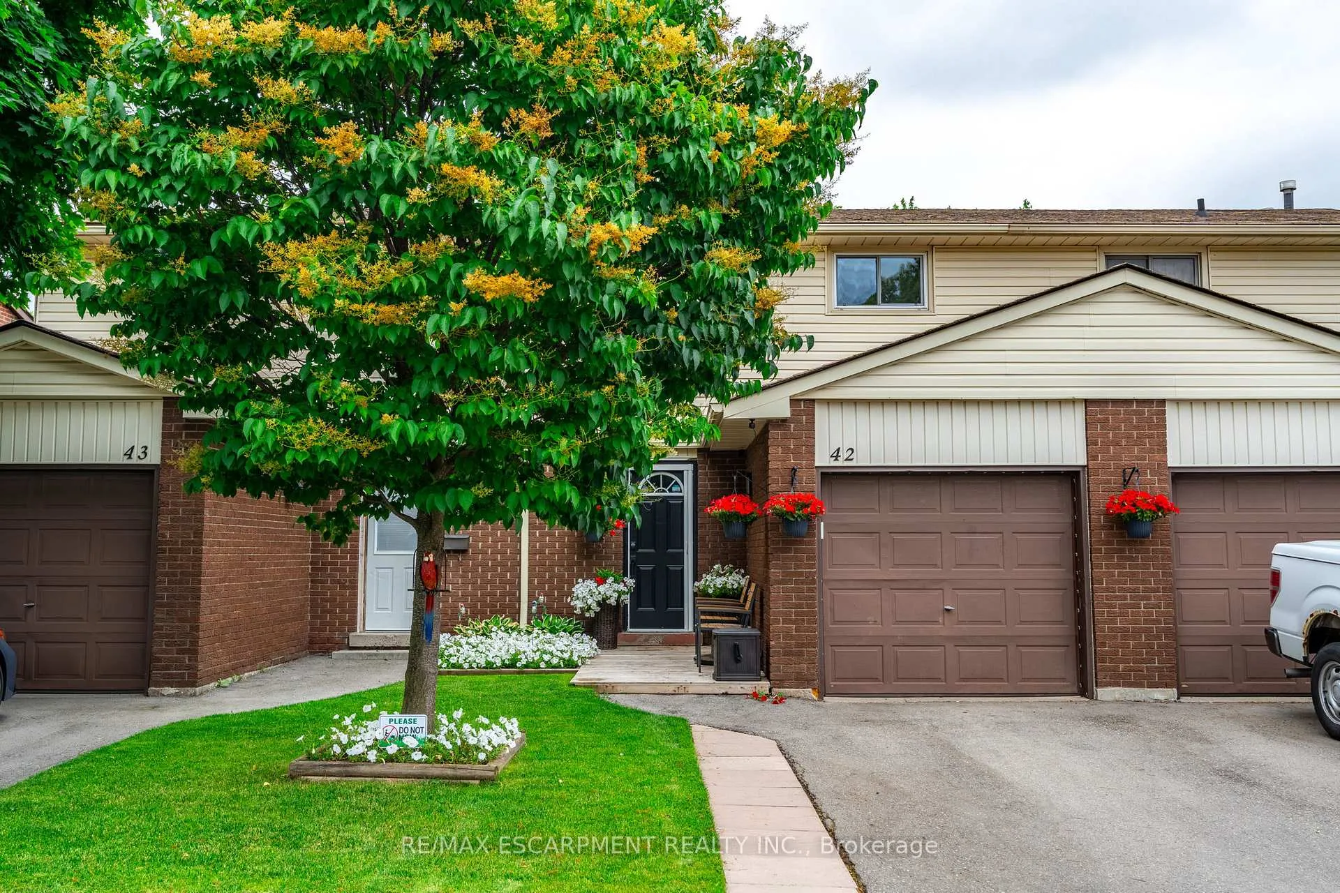 Photo 1 of Unit 42, 1350 Limeridge Road E, Hamilton, Trenholme — HOMEH