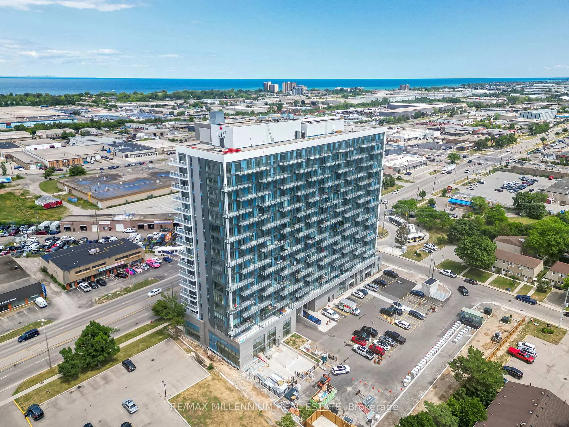 Photo 3 of Unit 208, 2782 Barton Street E, Hamilton, Riverdale — HOMEH