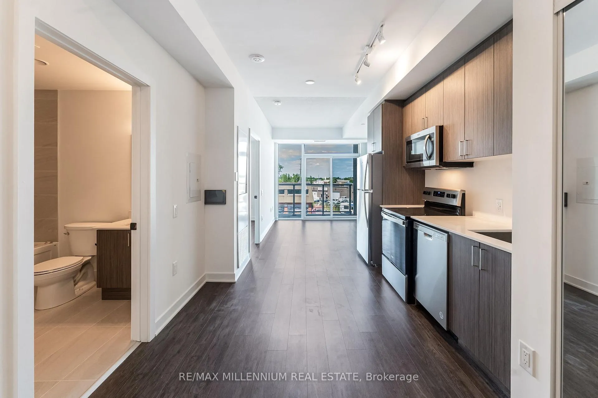 Photo 5 of Unit 208, 2782 Barton Street E, Hamilton, Riverdale — HOMEH