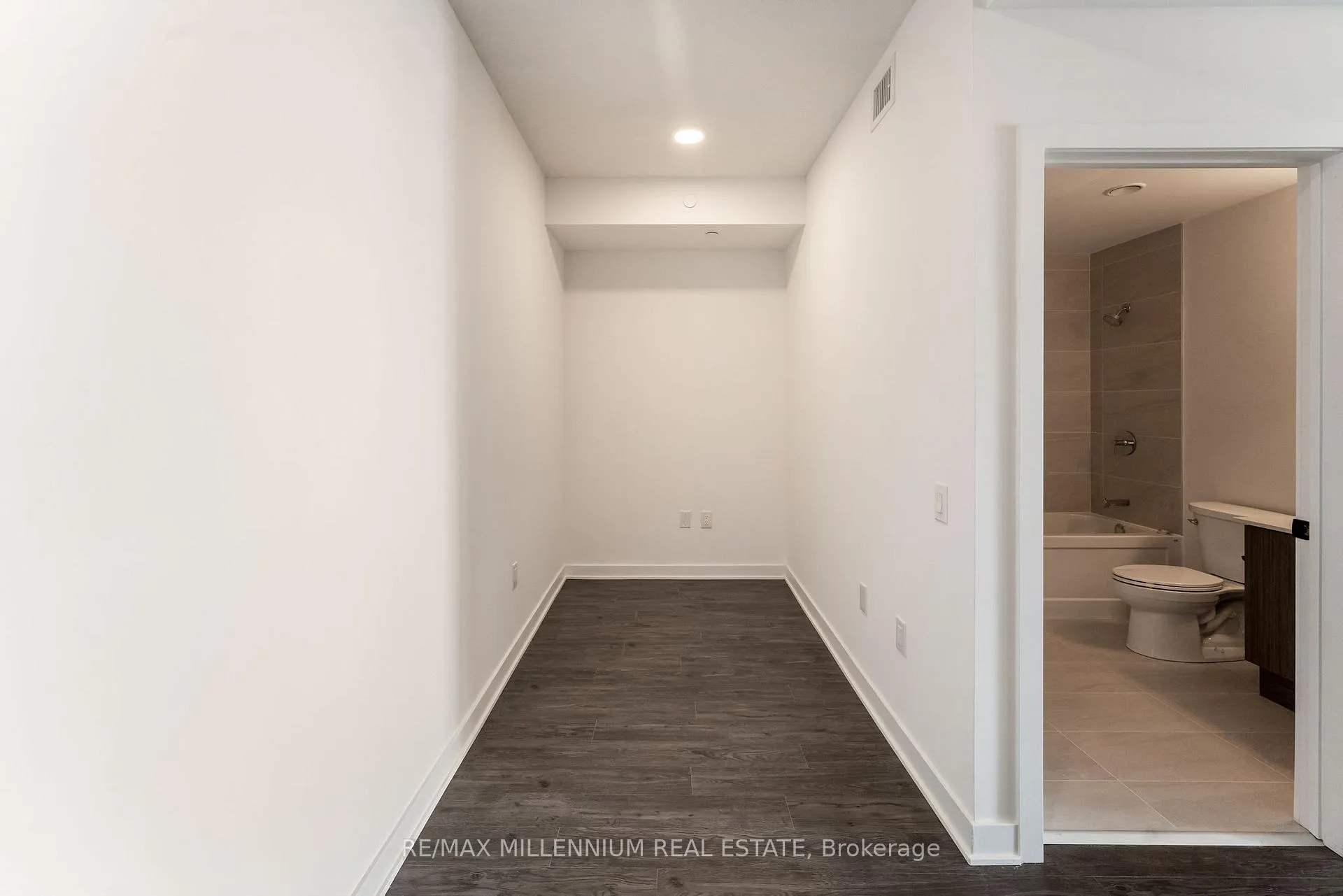Photo 6 of Unit 208, 2782 Barton Street E, Hamilton, Riverdale — HOMEH