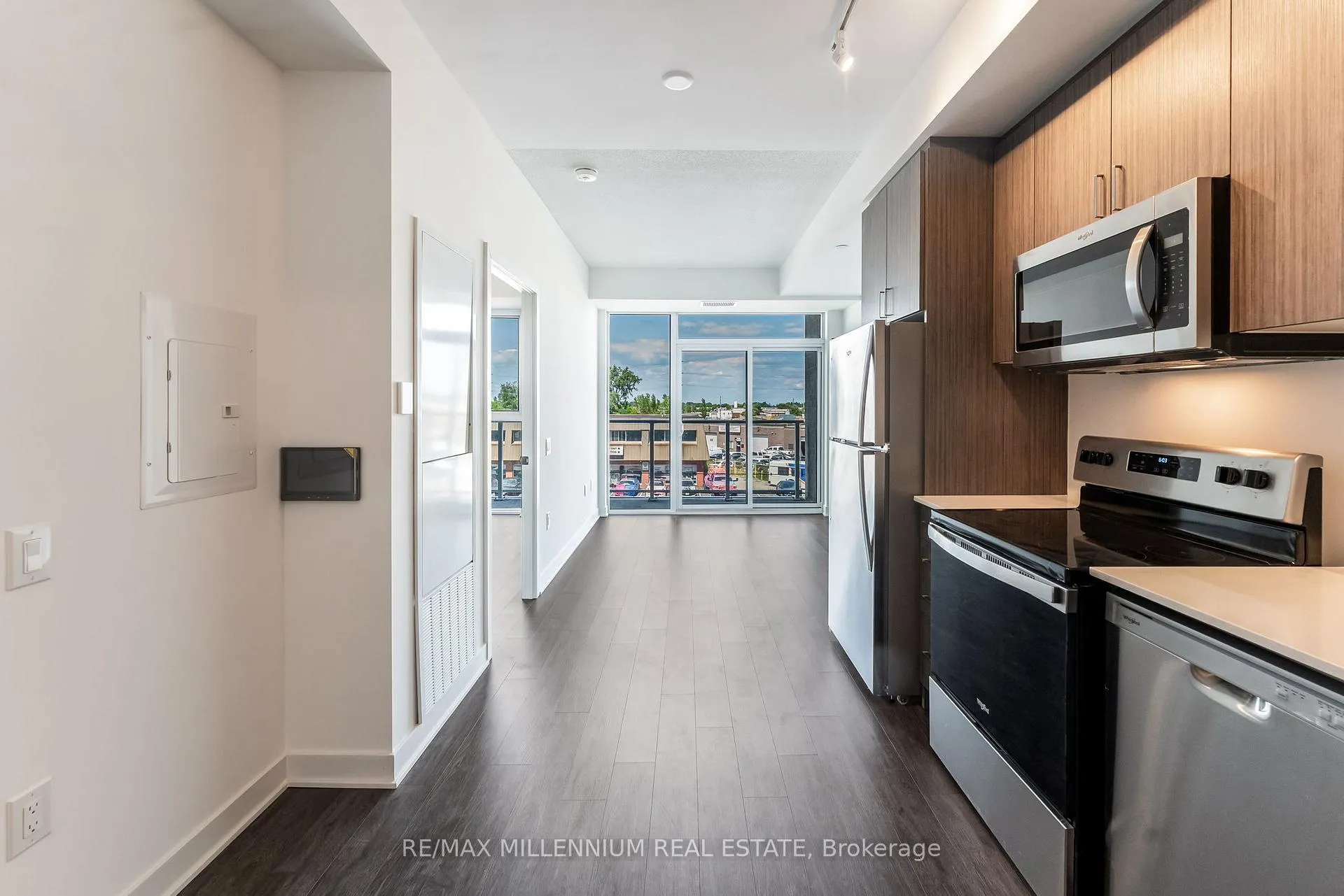 Photo 9 of Unit 208, 2782 Barton Street E, Hamilton, Riverdale — HOMEH