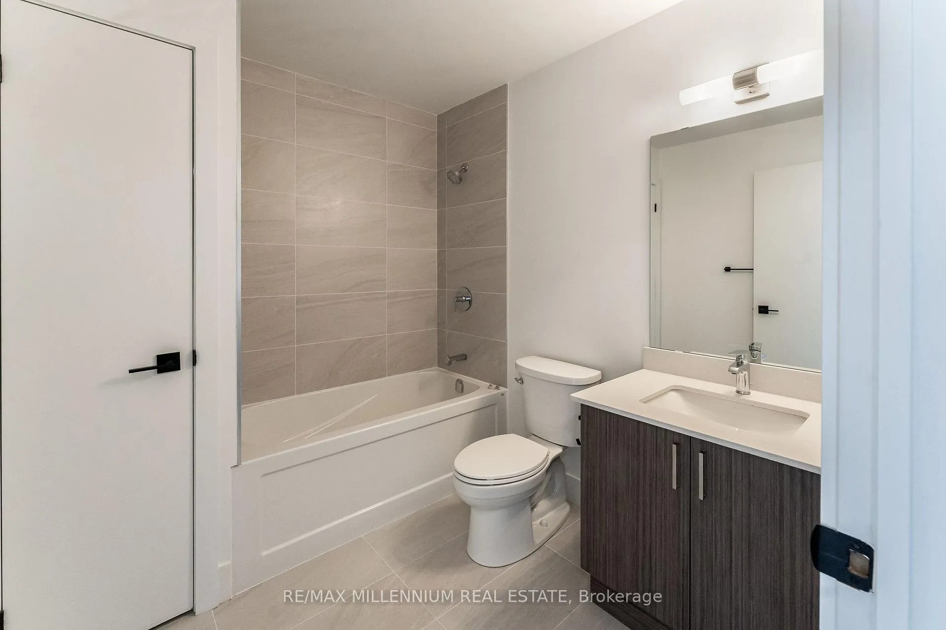 Photo 10 of Unit 208, 2782 Barton Street E, Hamilton, Riverdale — HOMEH