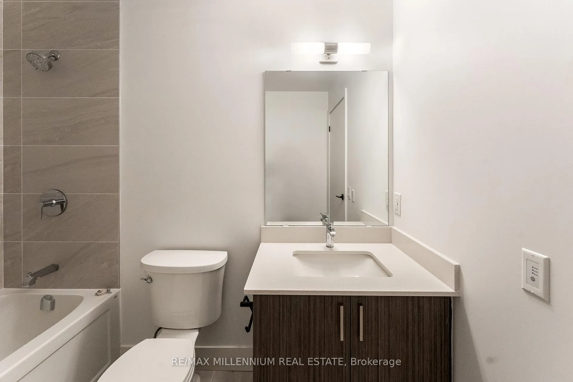 Photo 12 of Unit 208, 2782 Barton Street E, Hamilton, Riverdale — HOMEH