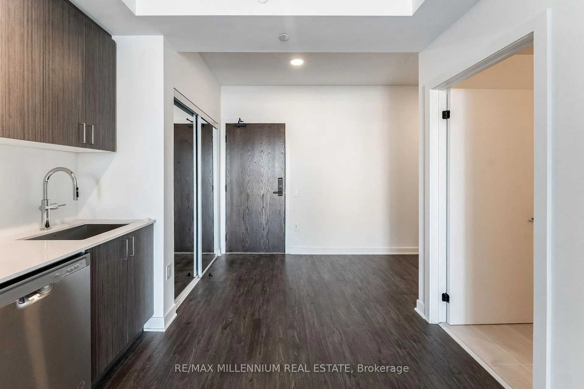 Photo 14 of Unit 208, 2782 Barton Street E, Hamilton, Riverdale — HOMEH