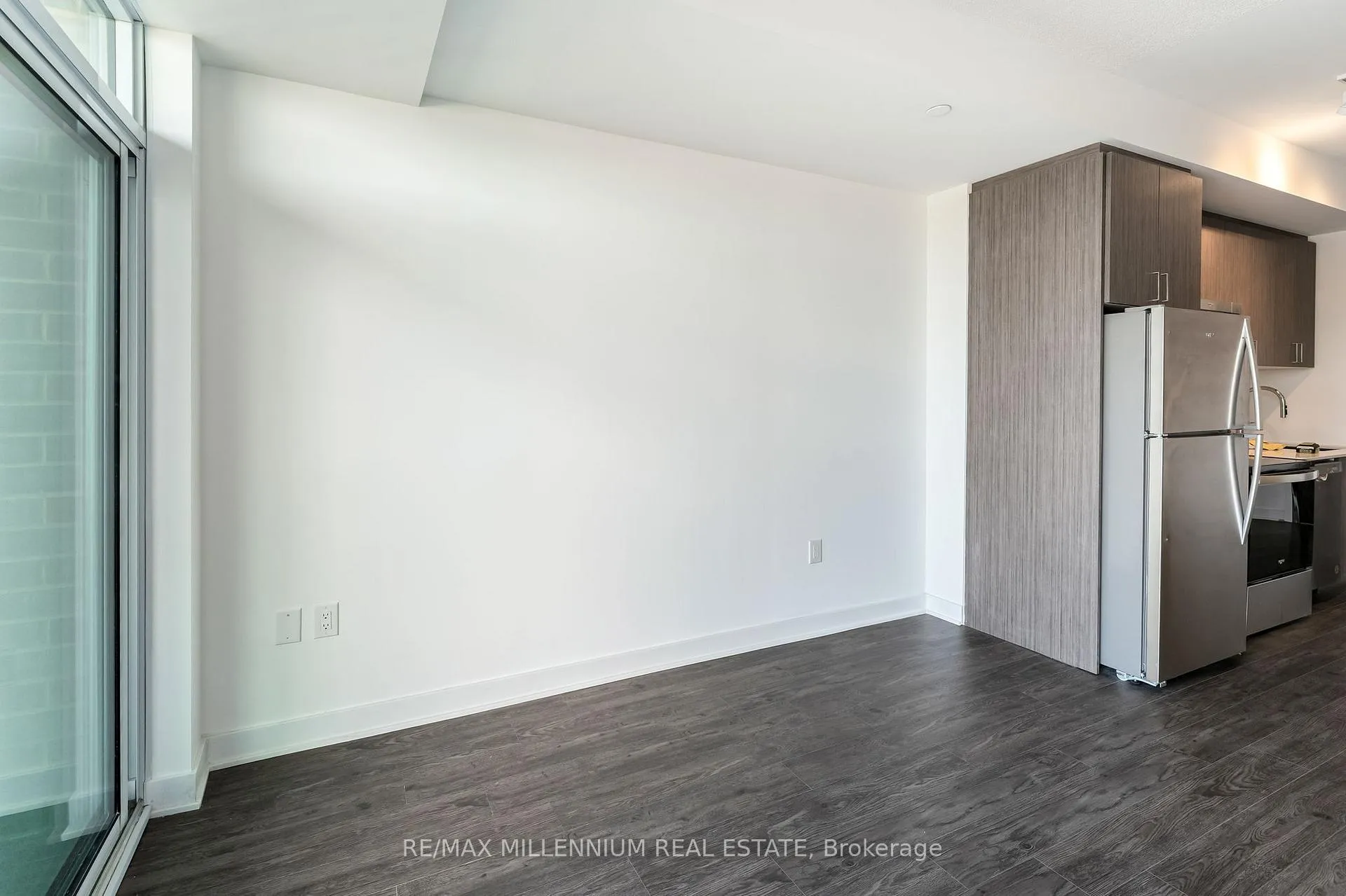 Photo 15 of Unit 208, 2782 Barton Street E, Hamilton, Riverdale — HOMEH