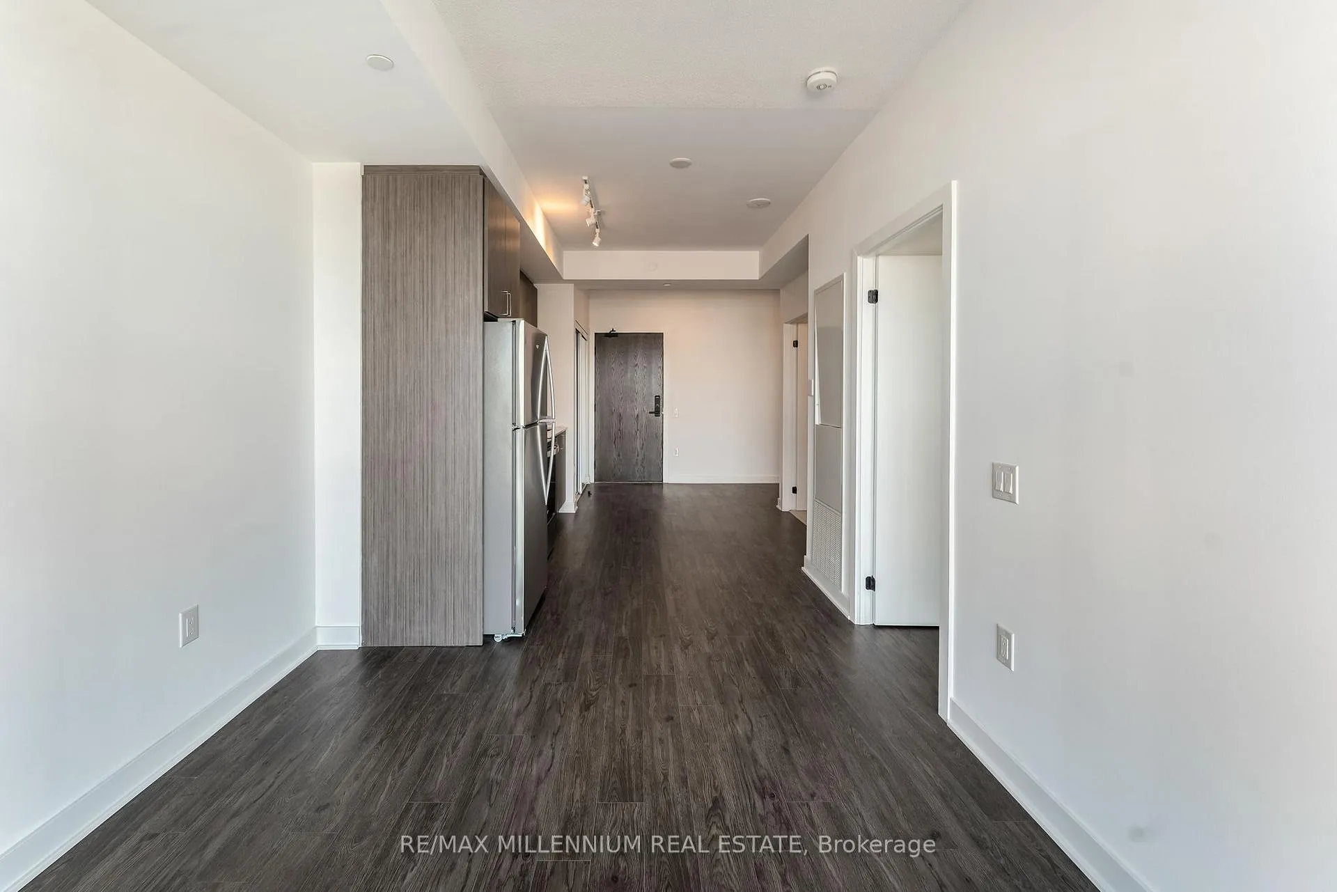 Photo 17 of Unit 208, 2782 Barton Street E, Hamilton, Riverdale — HOMEH