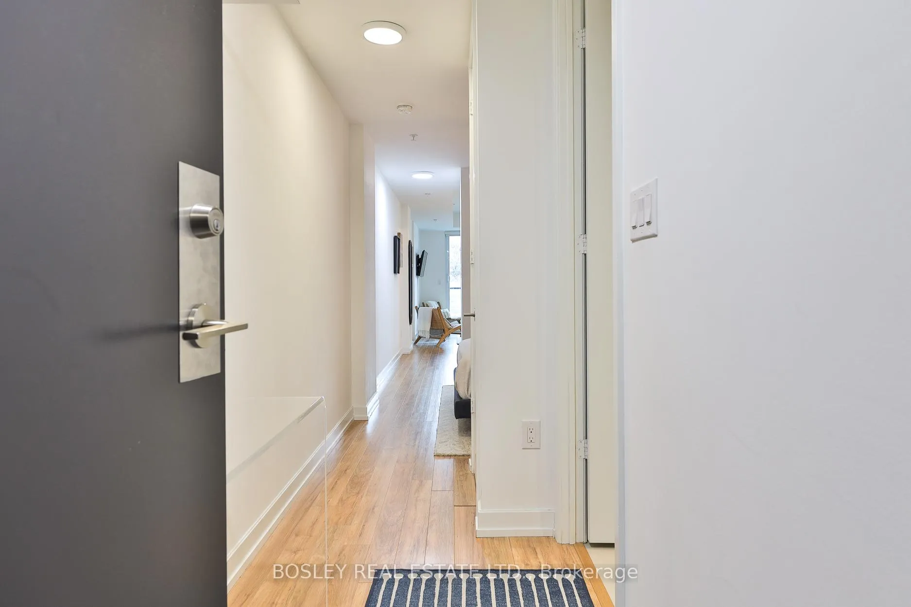 Photo 3 of Unit 516, 377 Madison Avenue, Toronto, Casa Loma — HOMEH