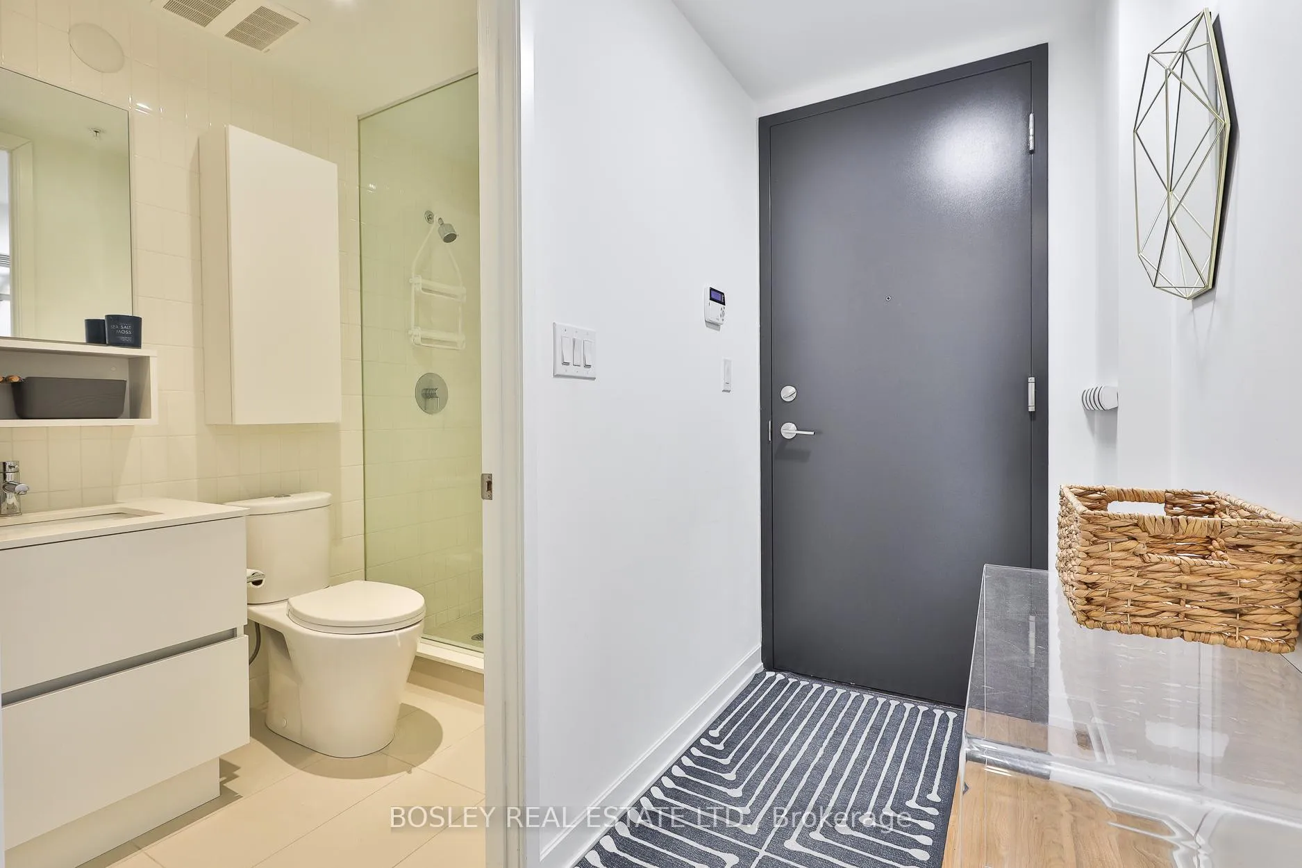 Photo 4 of Unit 516, 377 Madison Avenue, Toronto, Casa Loma — HOMEH