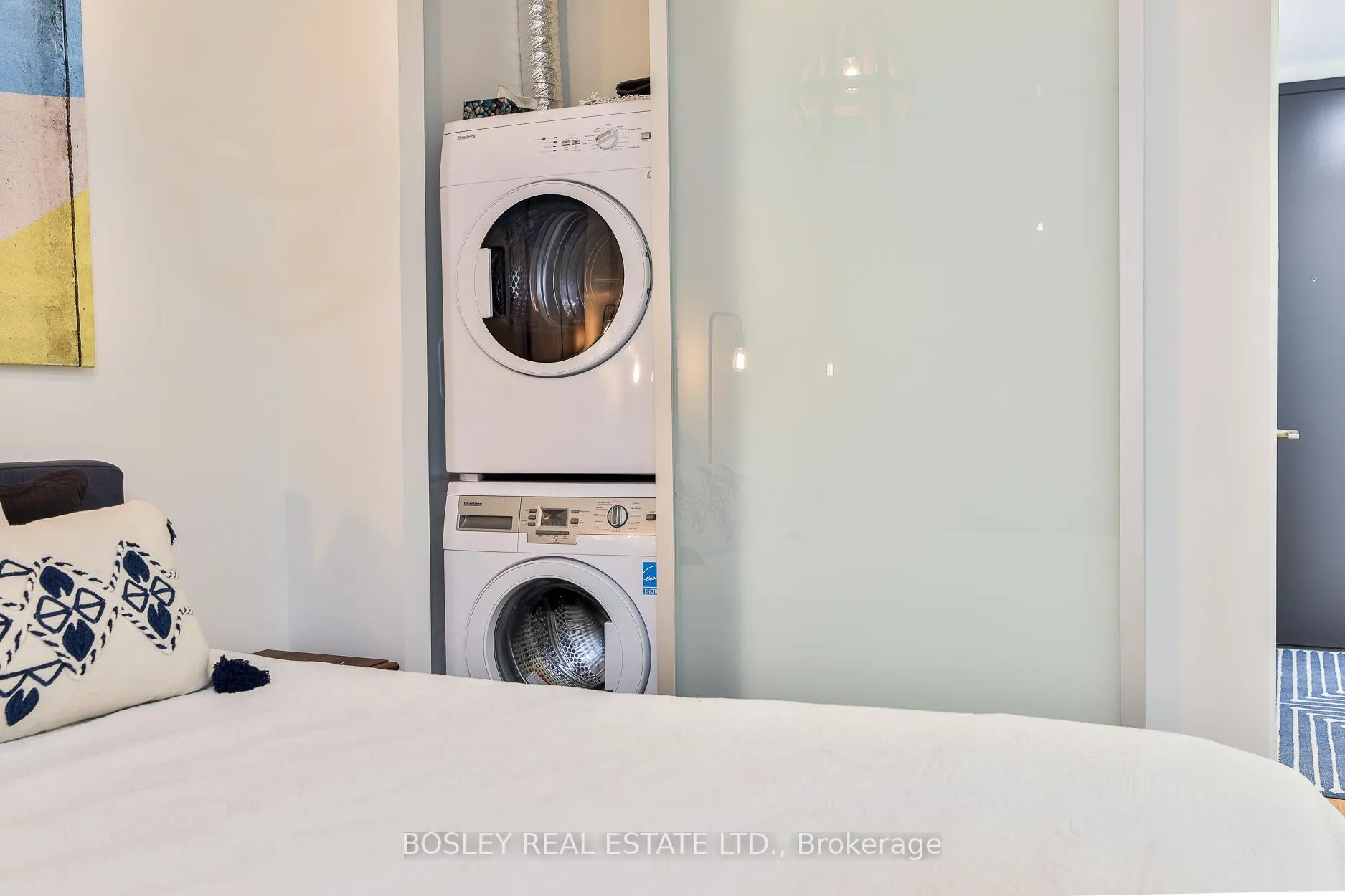 Photo 9 of Unit 516, 377 Madison Avenue, Toronto, Casa Loma — HOMEH