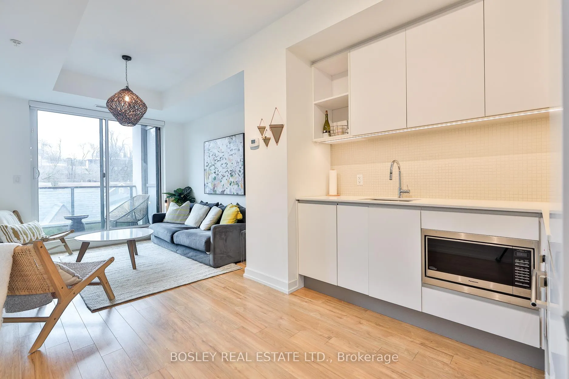 Photo 11 of Unit 516, 377 Madison Avenue, Toronto, Casa Loma — HOMEH