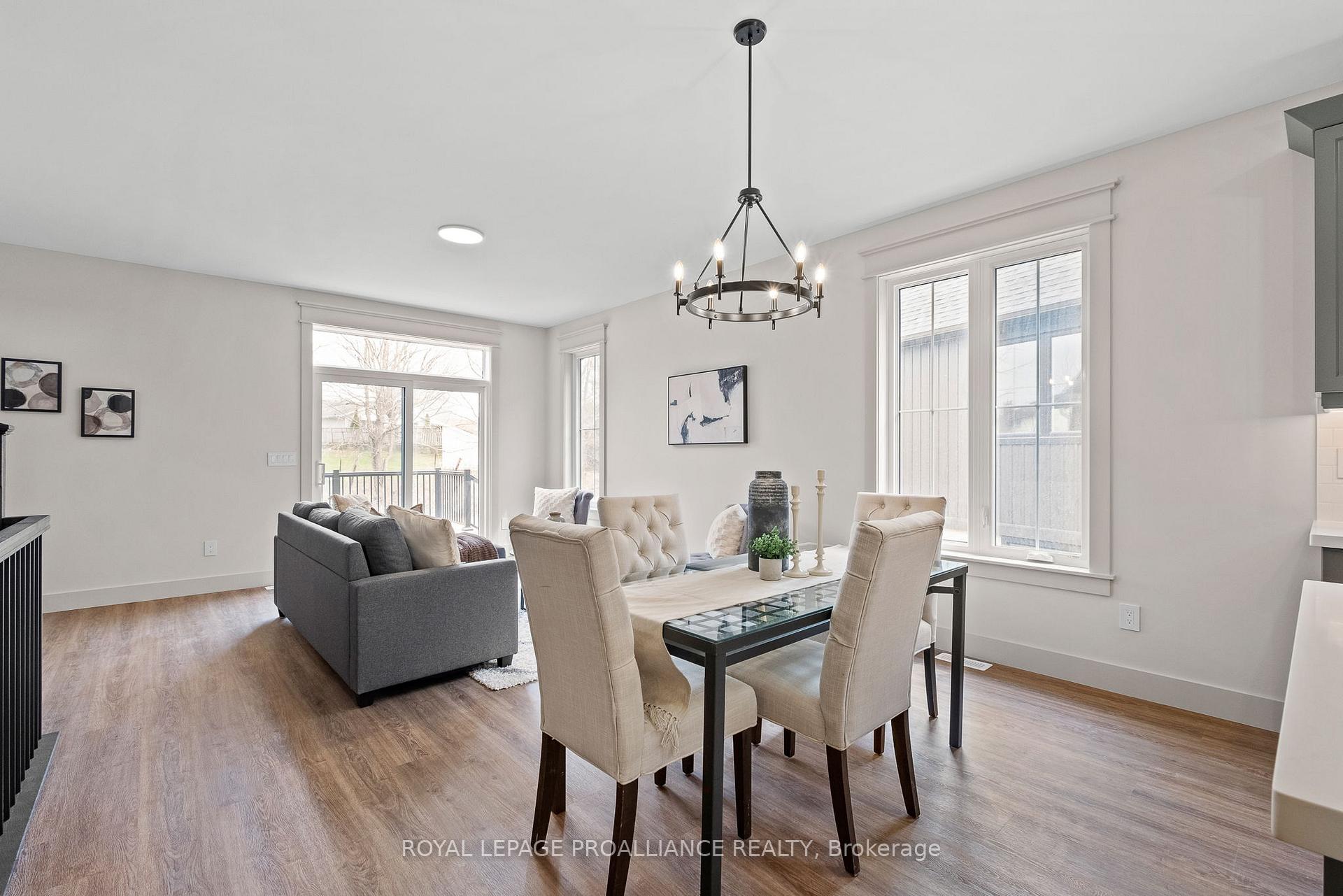 Photo 12 of 56 Willowbrook Street, Markham, Aileen-Willowbrook — HOMEH