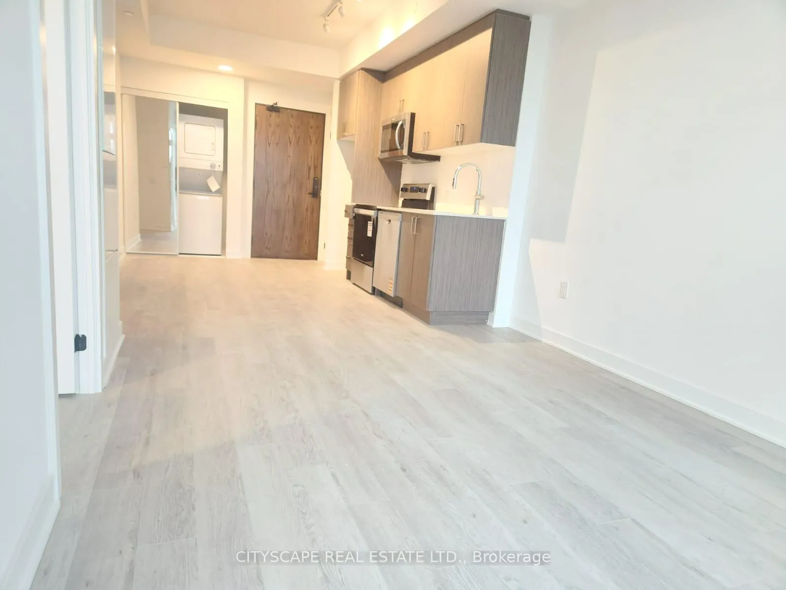 Photo 7 of Unit 618, 2782 Barton Street E, Hamilton, Riverdale — HOMEH