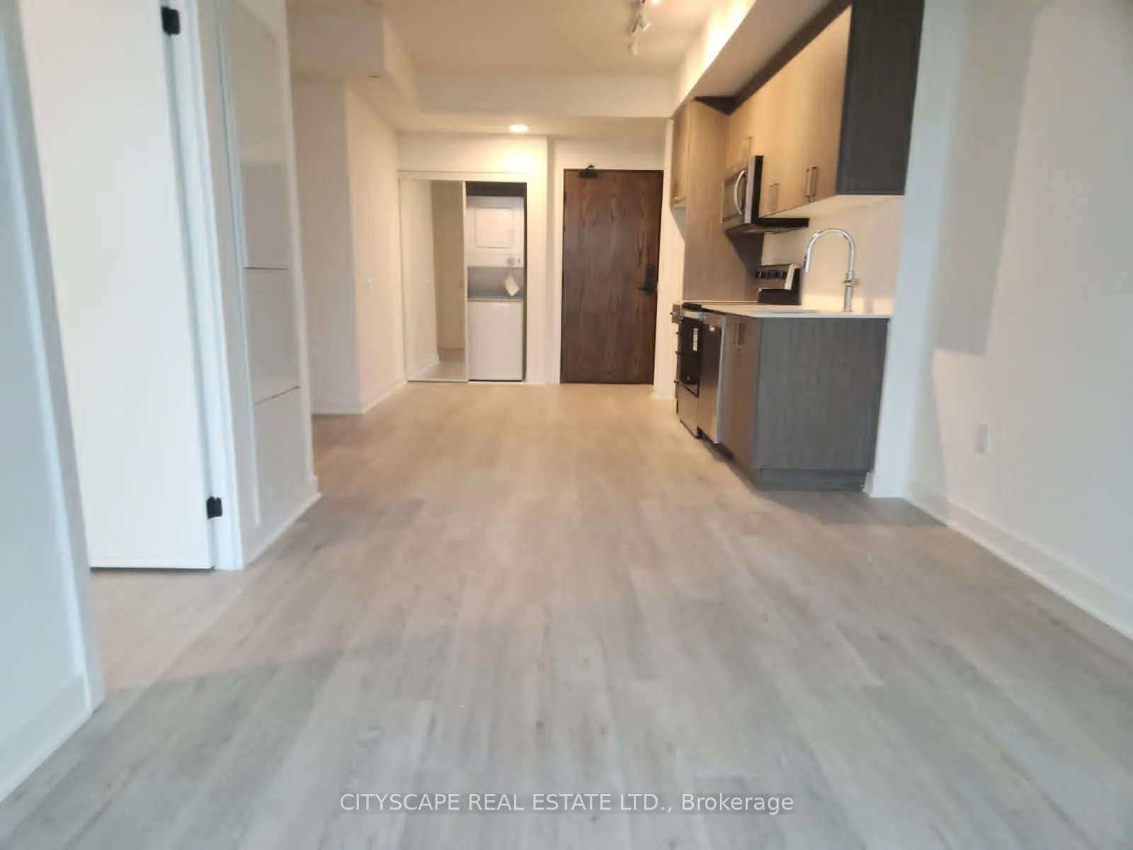 Photo 8 of Unit 618, 2782 Barton Street E, Hamilton, Riverdale — HOMEH