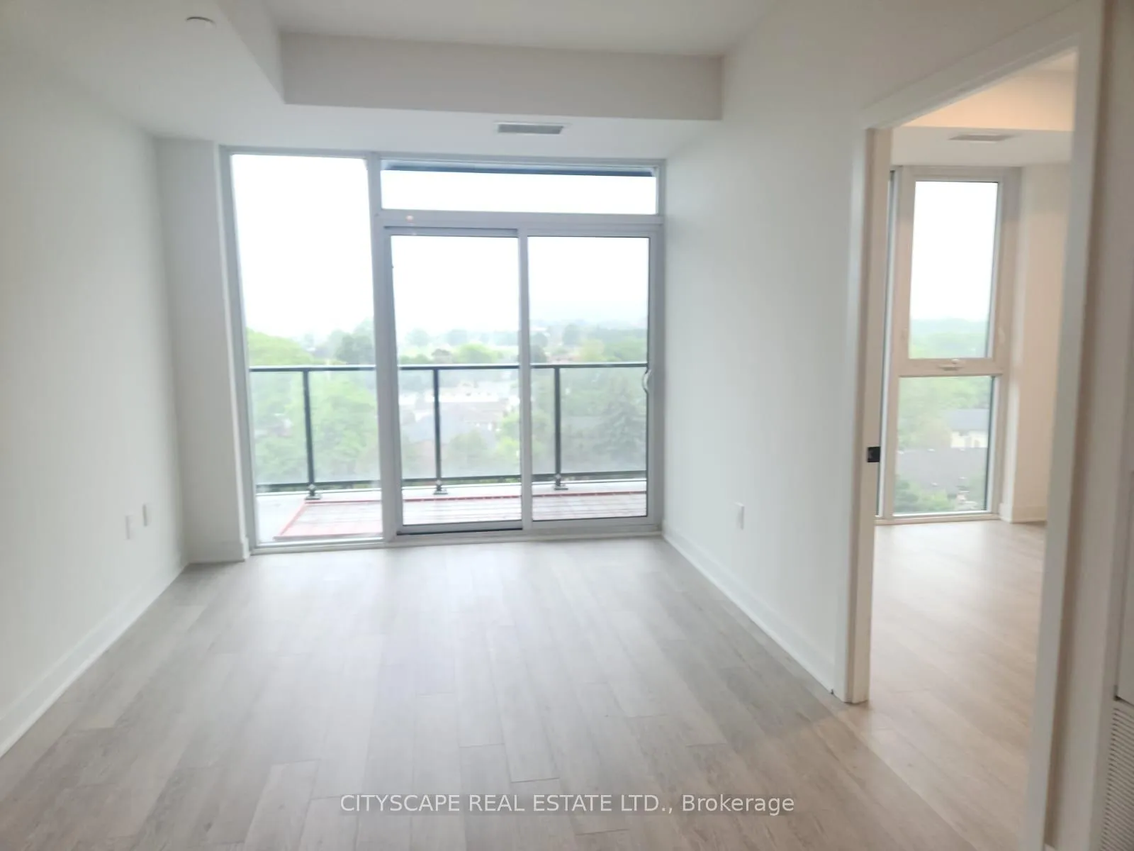 Photo 9 of Unit 618, 2782 Barton Street E, Hamilton, Riverdale — HOMEH