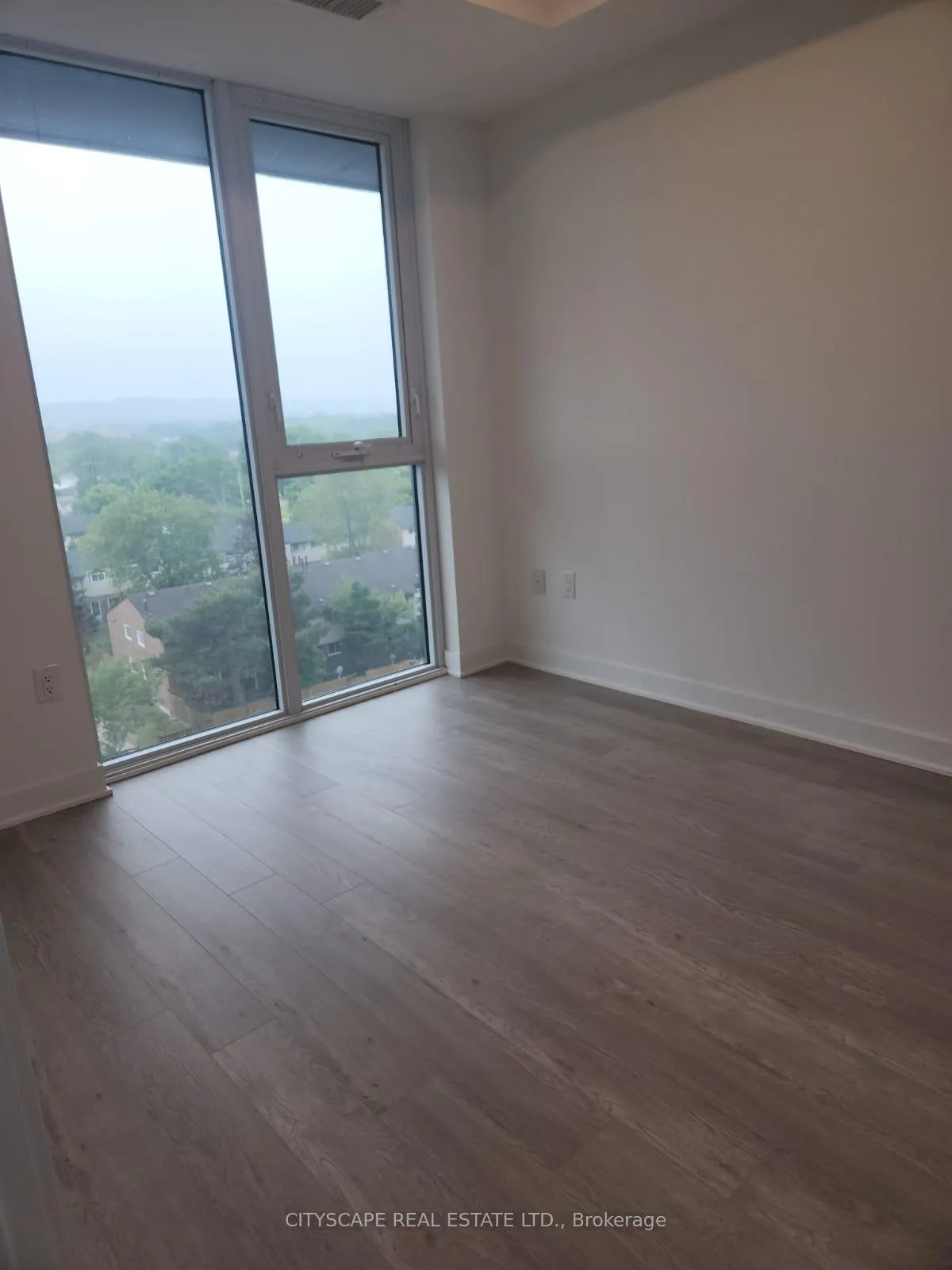 Photo 13 of Unit 618, 2782 Barton Street E, Hamilton, Riverdale — HOMEH