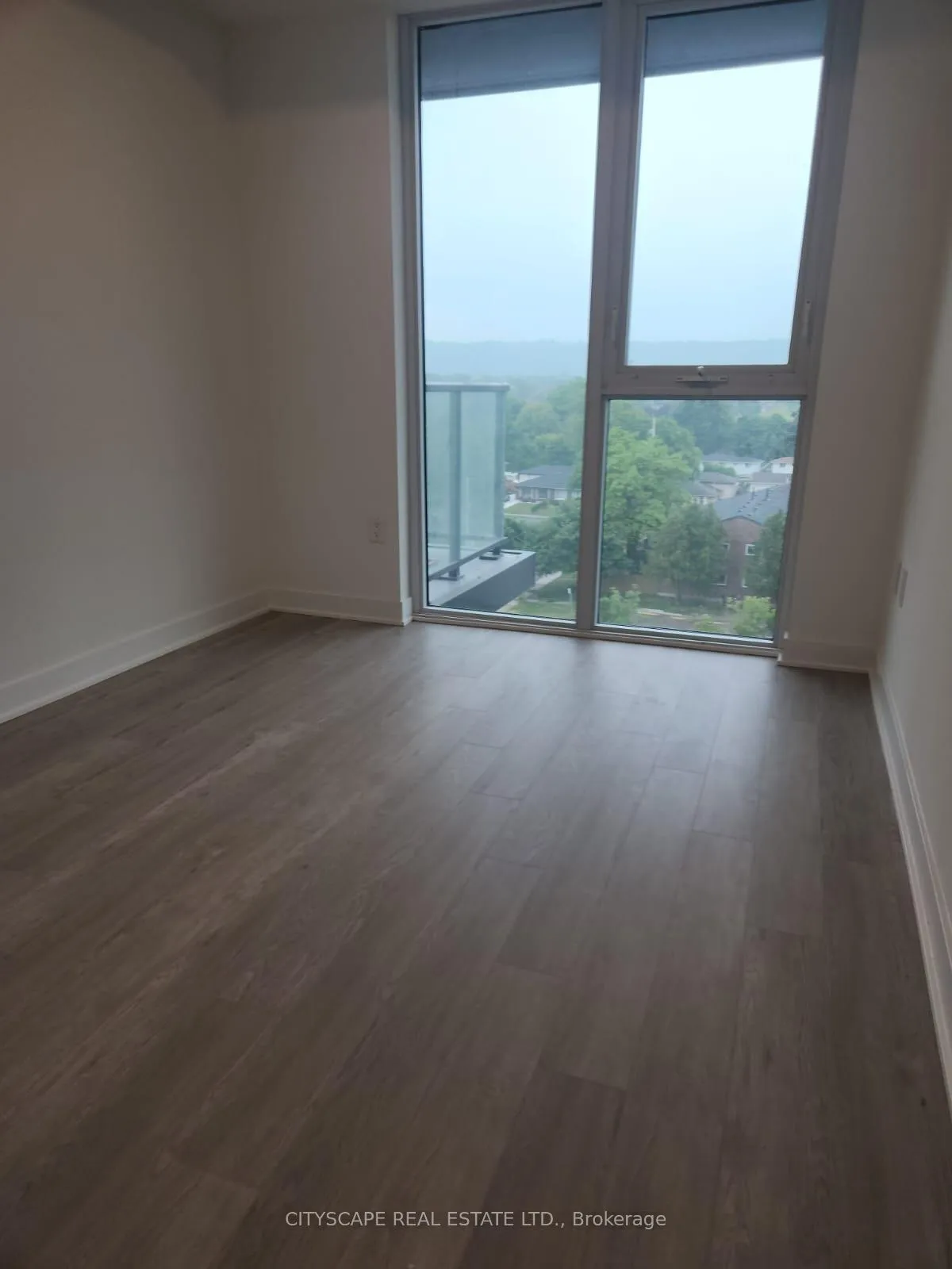Photo 15 of Unit 618, 2782 Barton Street E, Hamilton, Riverdale — HOMEH