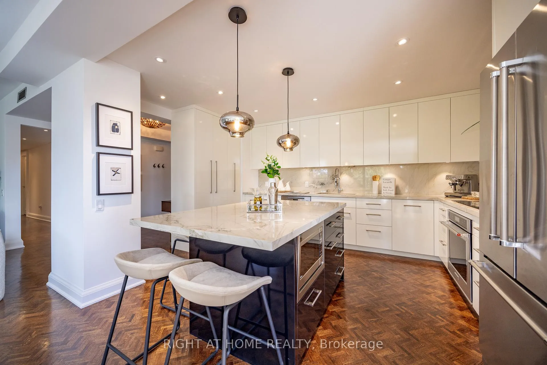 Photo 10 of Unit 606, 4 Lowther Avenue, Toronto, The Annex — HOMEH