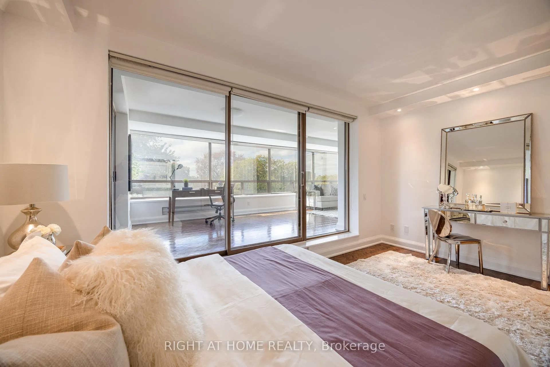 Photo 19 of Unit 606, 4 Lowther Avenue, Toronto, The Annex — HOMEH